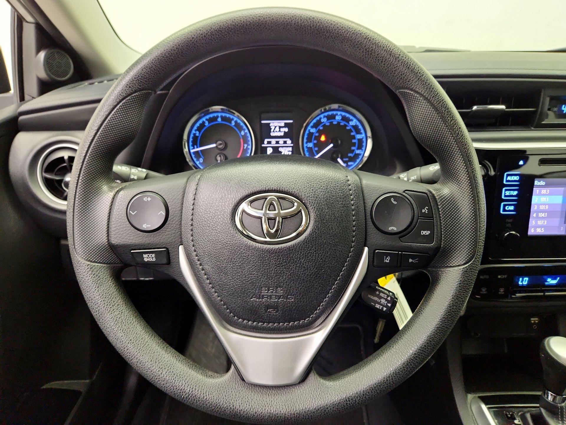 Thumbnail: 2017 Toyota Corolla - 10