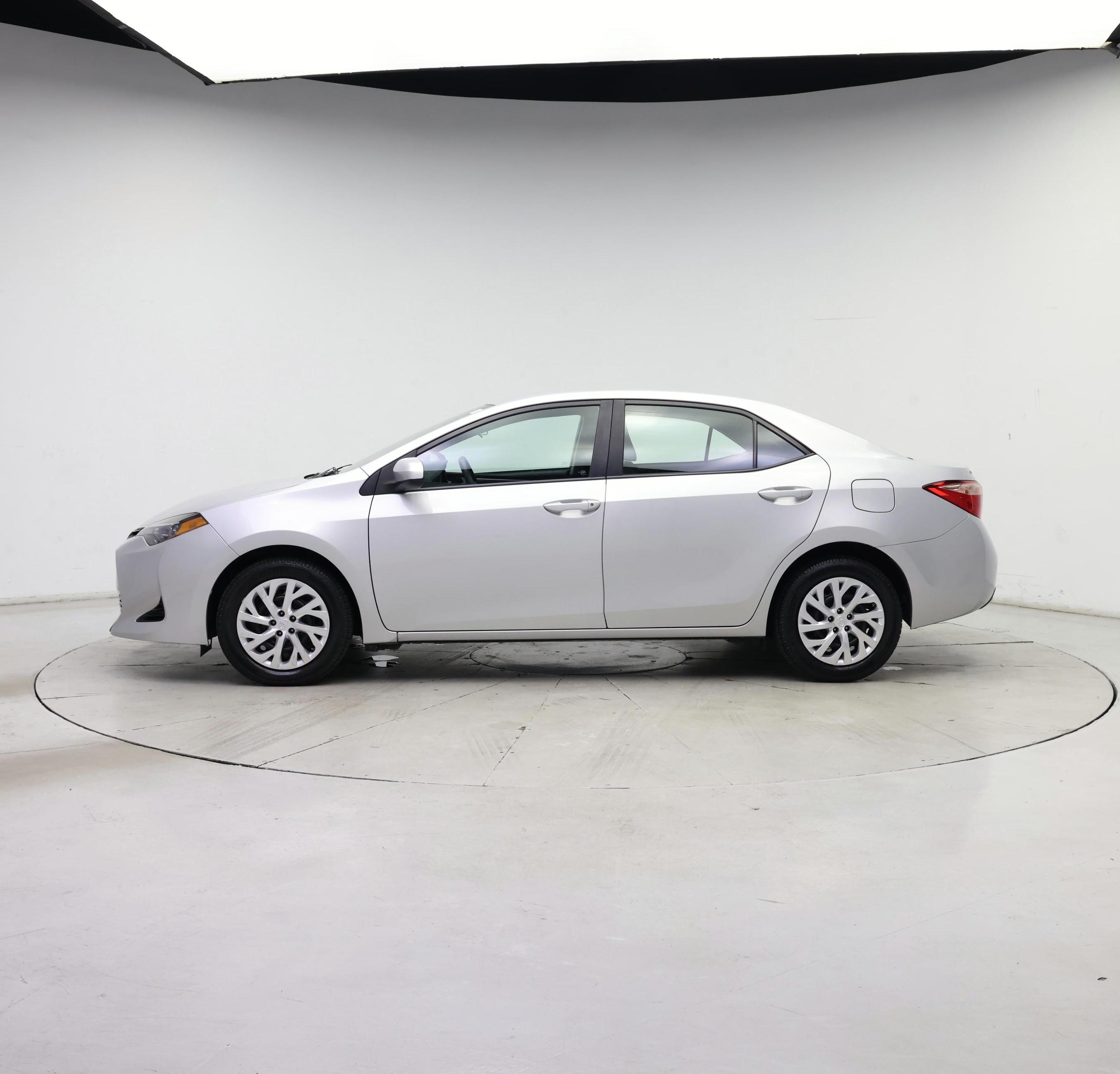 Thumbnail: 2017 Toyota Corolla - 3