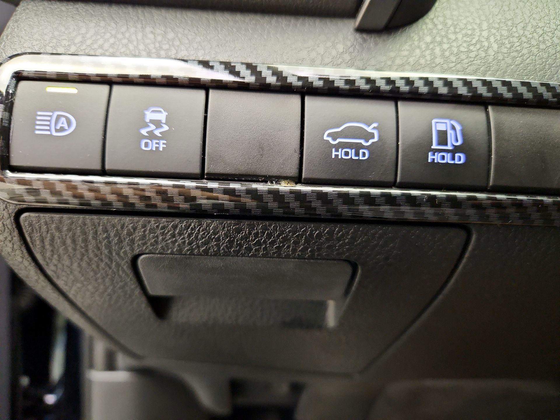 Thumbnail: 2020 Toyota Camry - 13