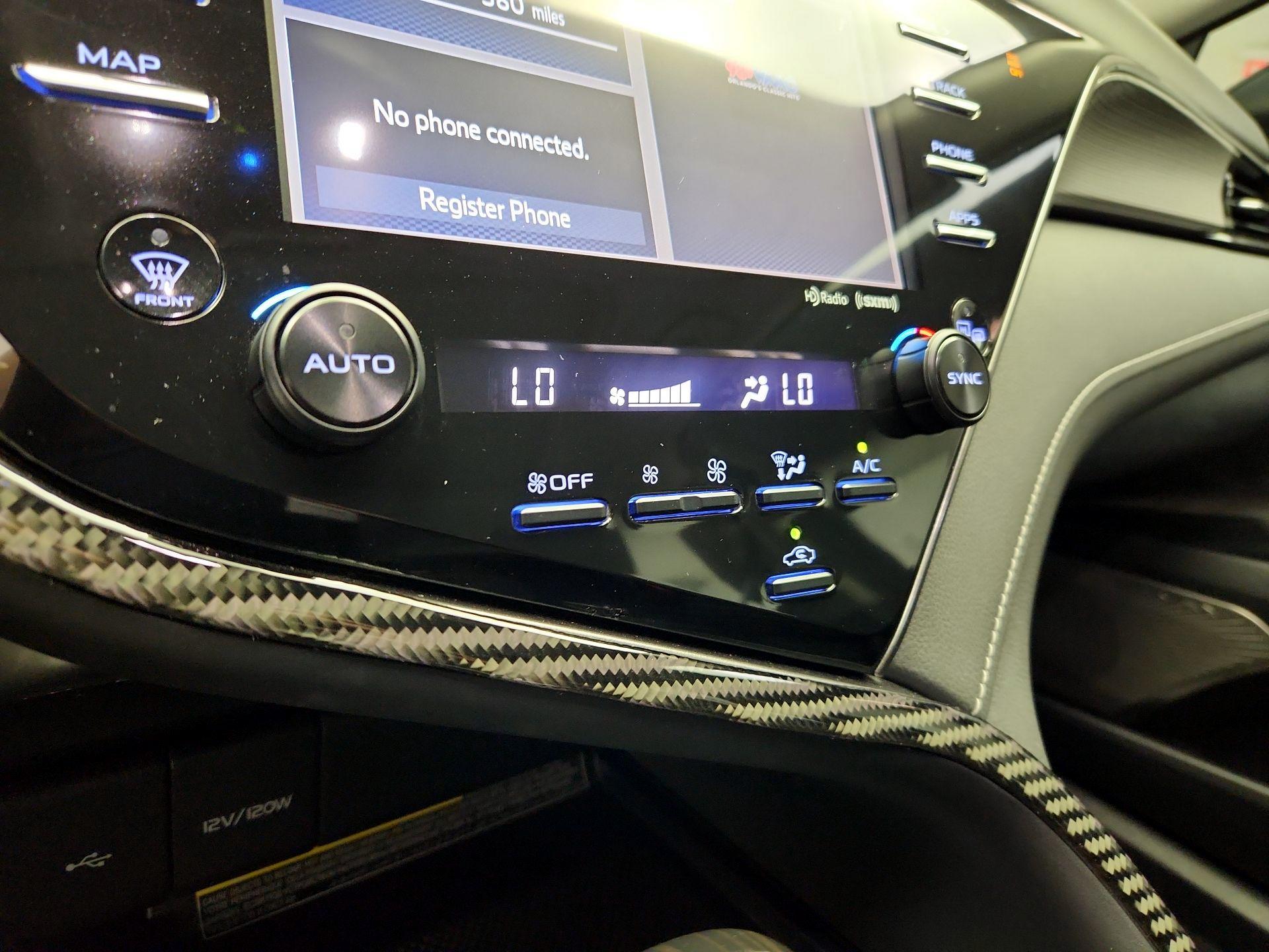 Thumbnail: 2020 Toyota Camry - 16