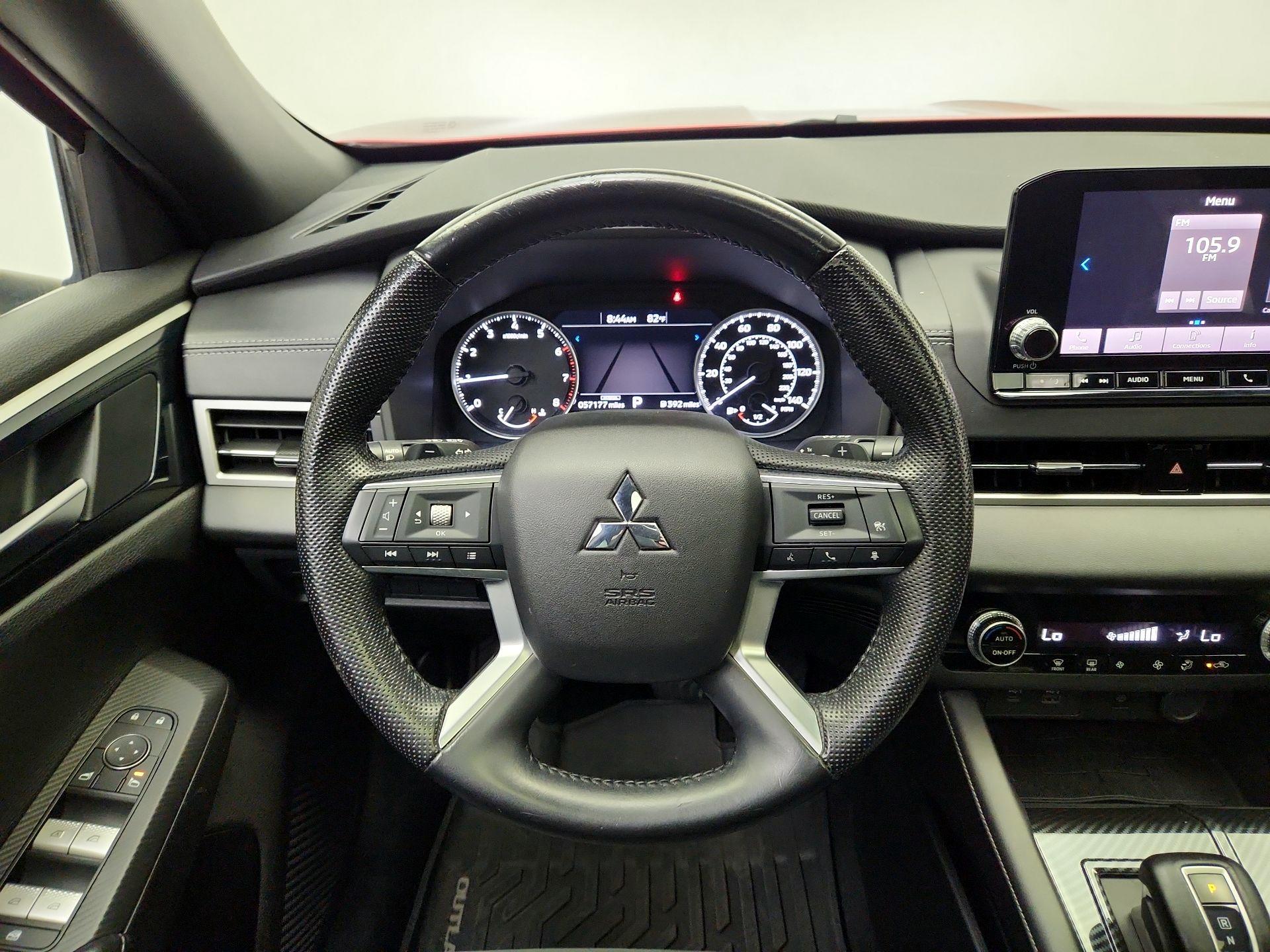 Thumbnail: 2022 Mitsubishi Outlander - 10