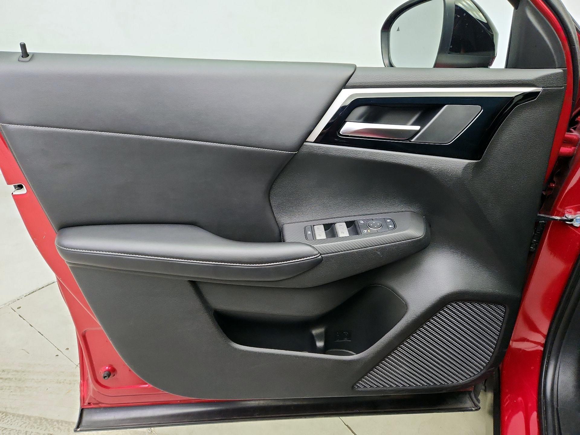 Thumbnail: 2022 Mitsubishi Outlander - 12