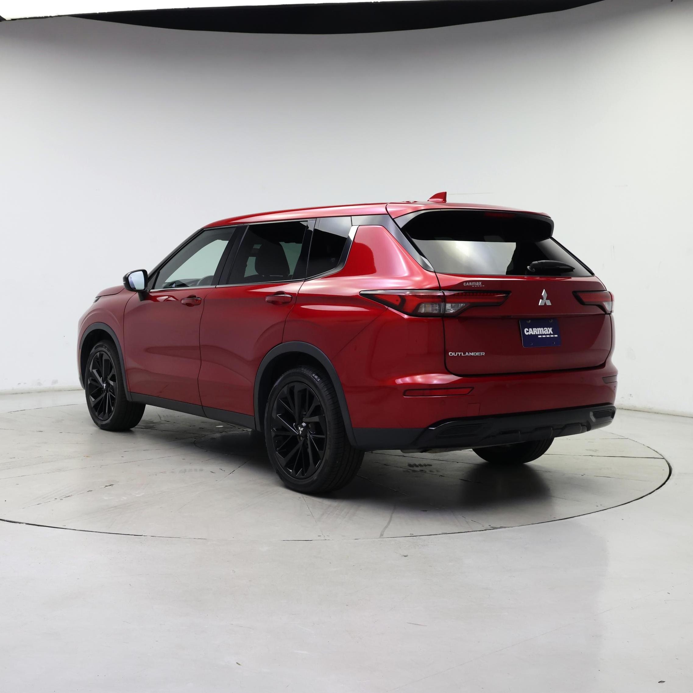 Thumbnail: 2022 Mitsubishi Outlander - 2