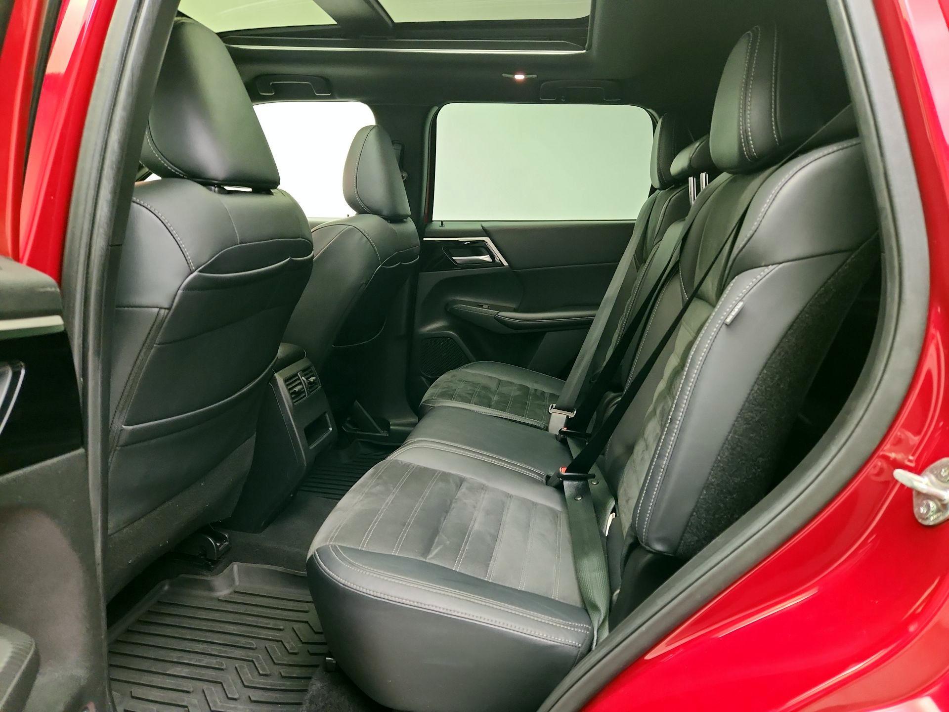 Thumbnail: 2022 Mitsubishi Outlander - 20