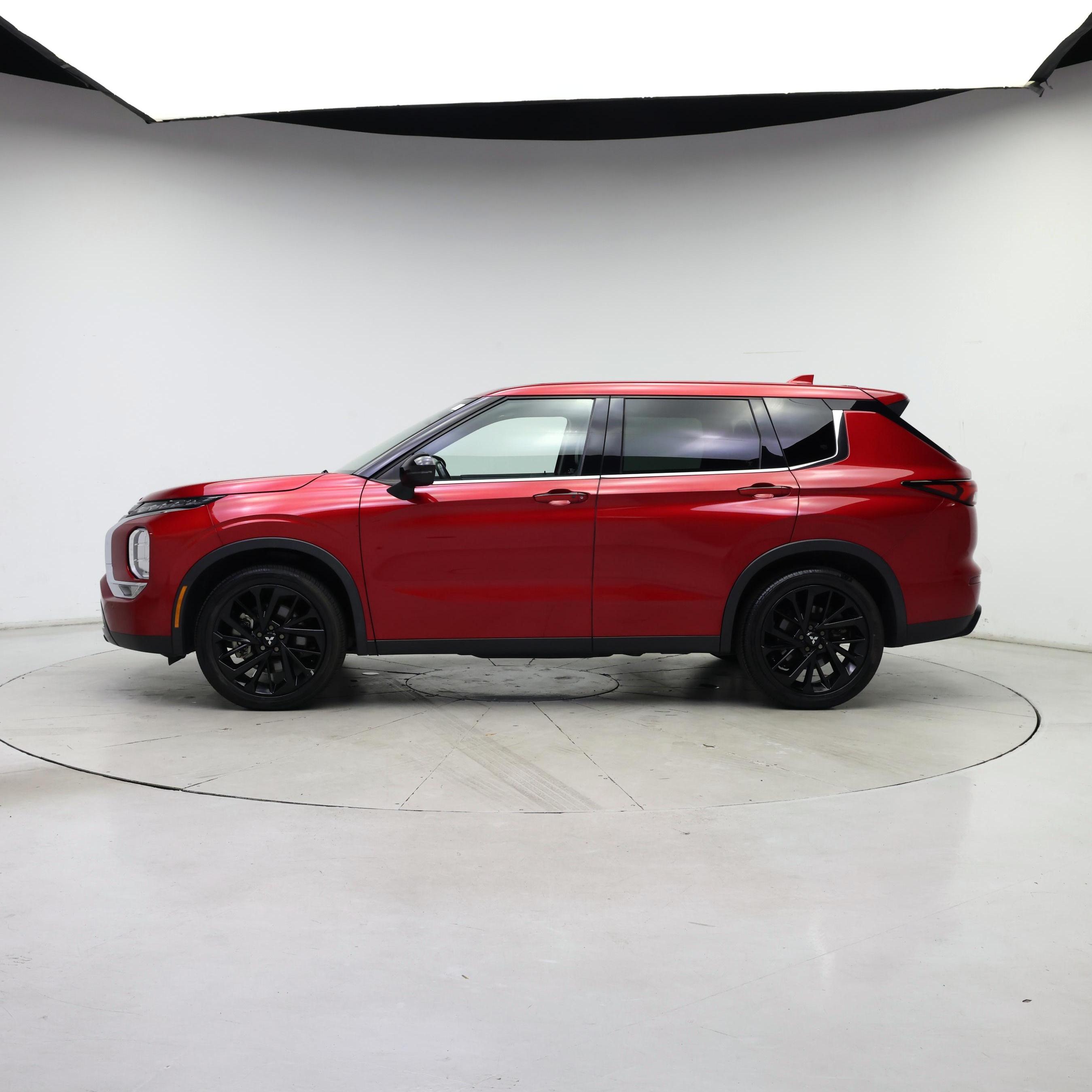 Thumbnail: 2022 Mitsubishi Outlander - 3