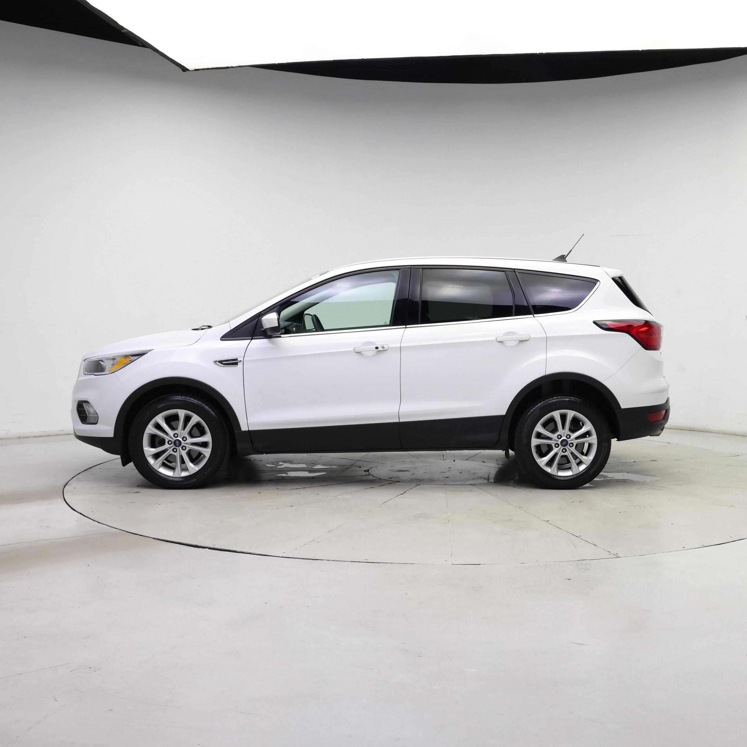 Thumbnail: 2019 Ford Escape - 3