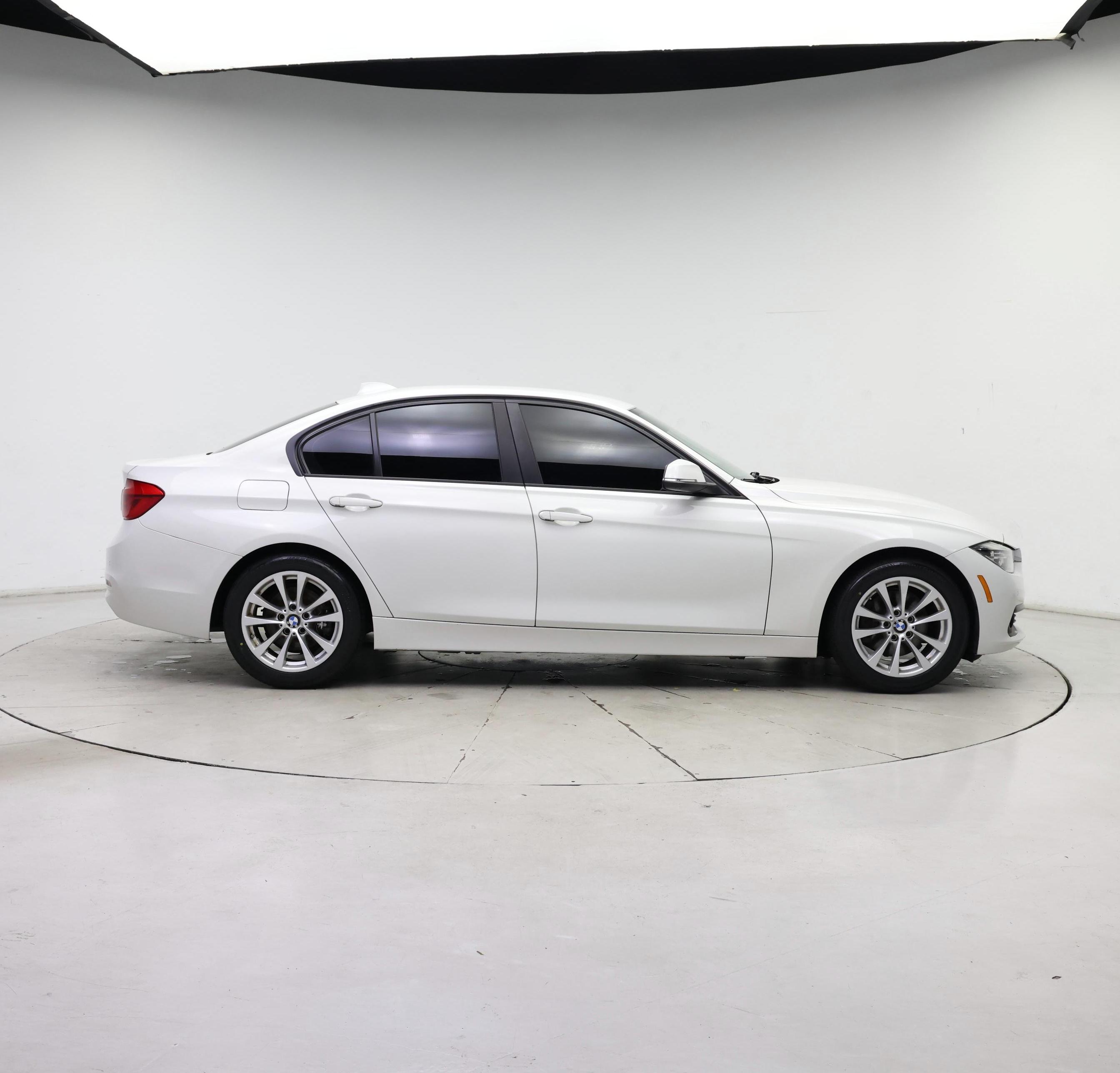 Thumbnail: 2018 BMW 3 Series - 7