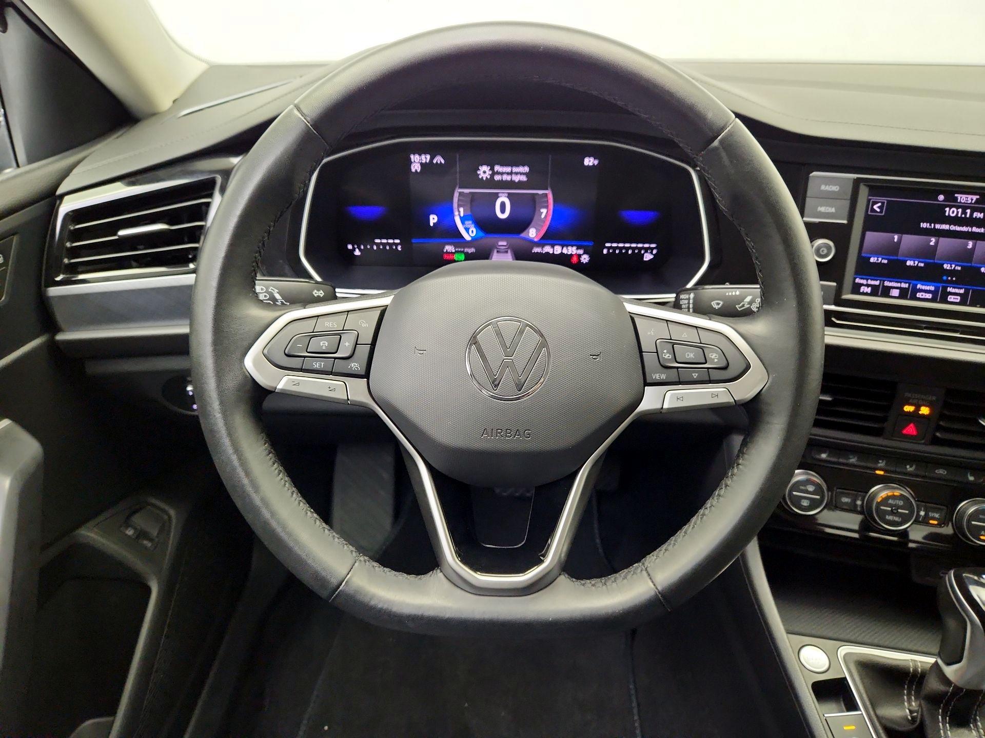 Thumbnail: 2024 Volkswagen Jetta - 10