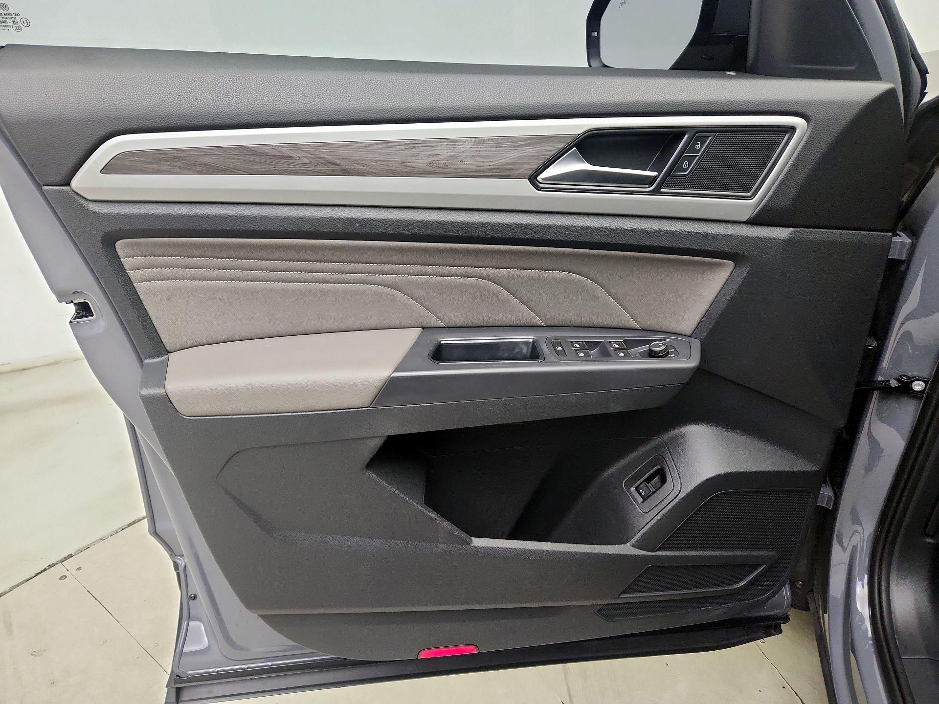 Thumbnail: 2021 Volkswagen Atlas - 12