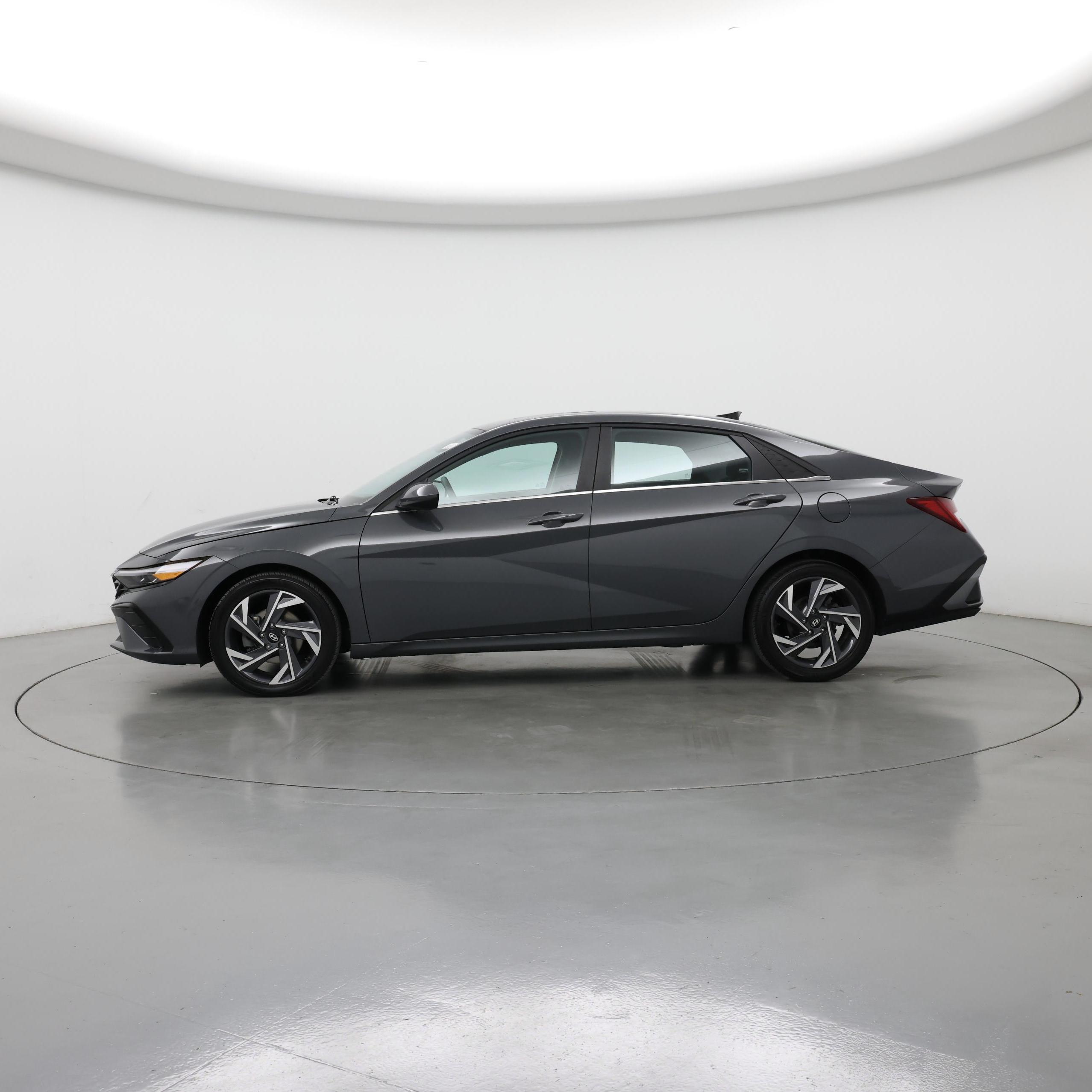 Thumbnail: 2024 Hyundai Elantra - 3