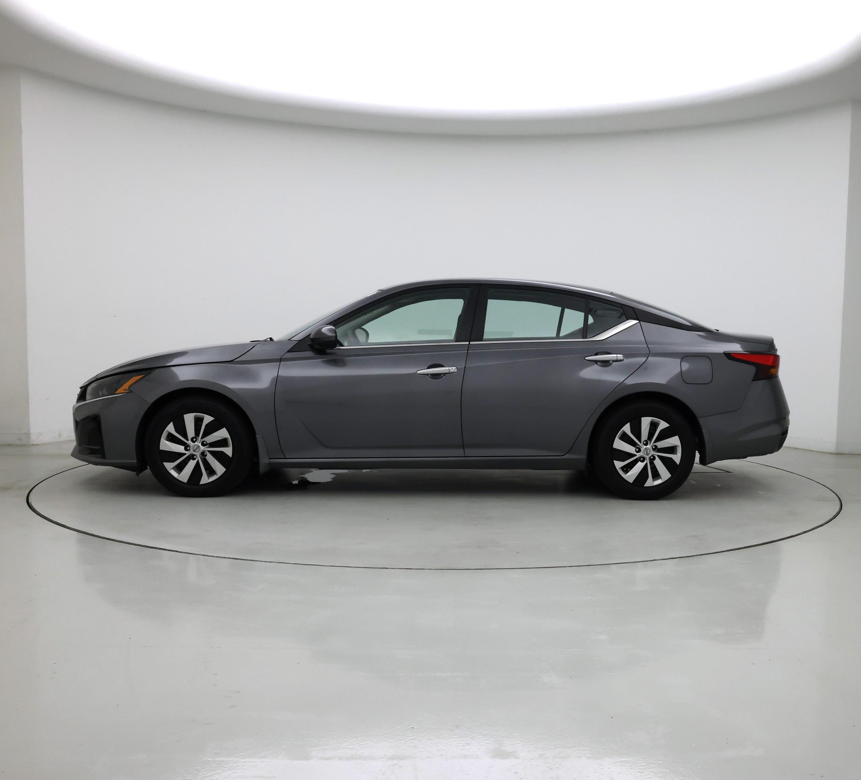 Thumbnail: 2023 Nissan Altima - 3