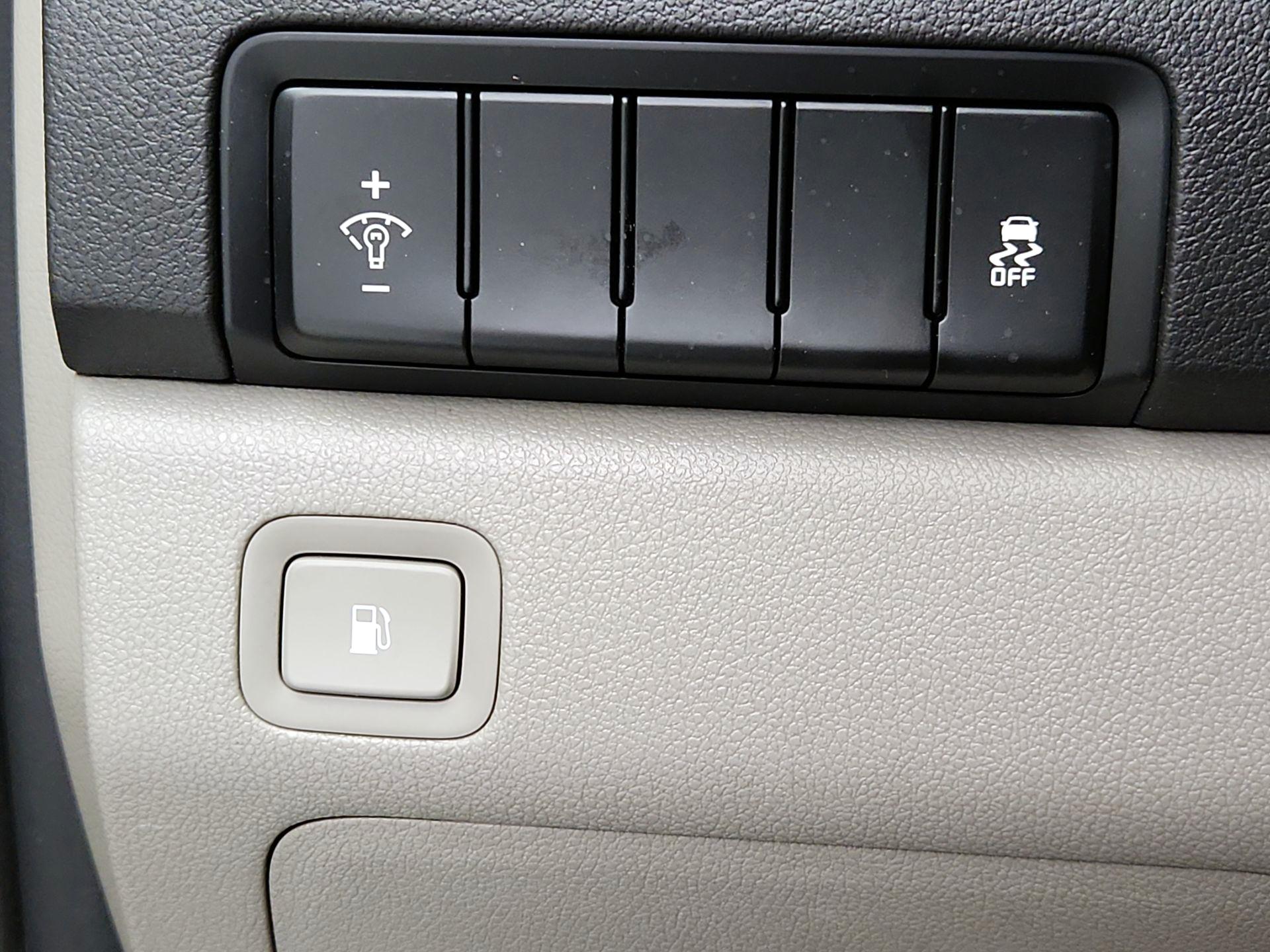 Thumbnail: 2021 Kia Sedona - 13