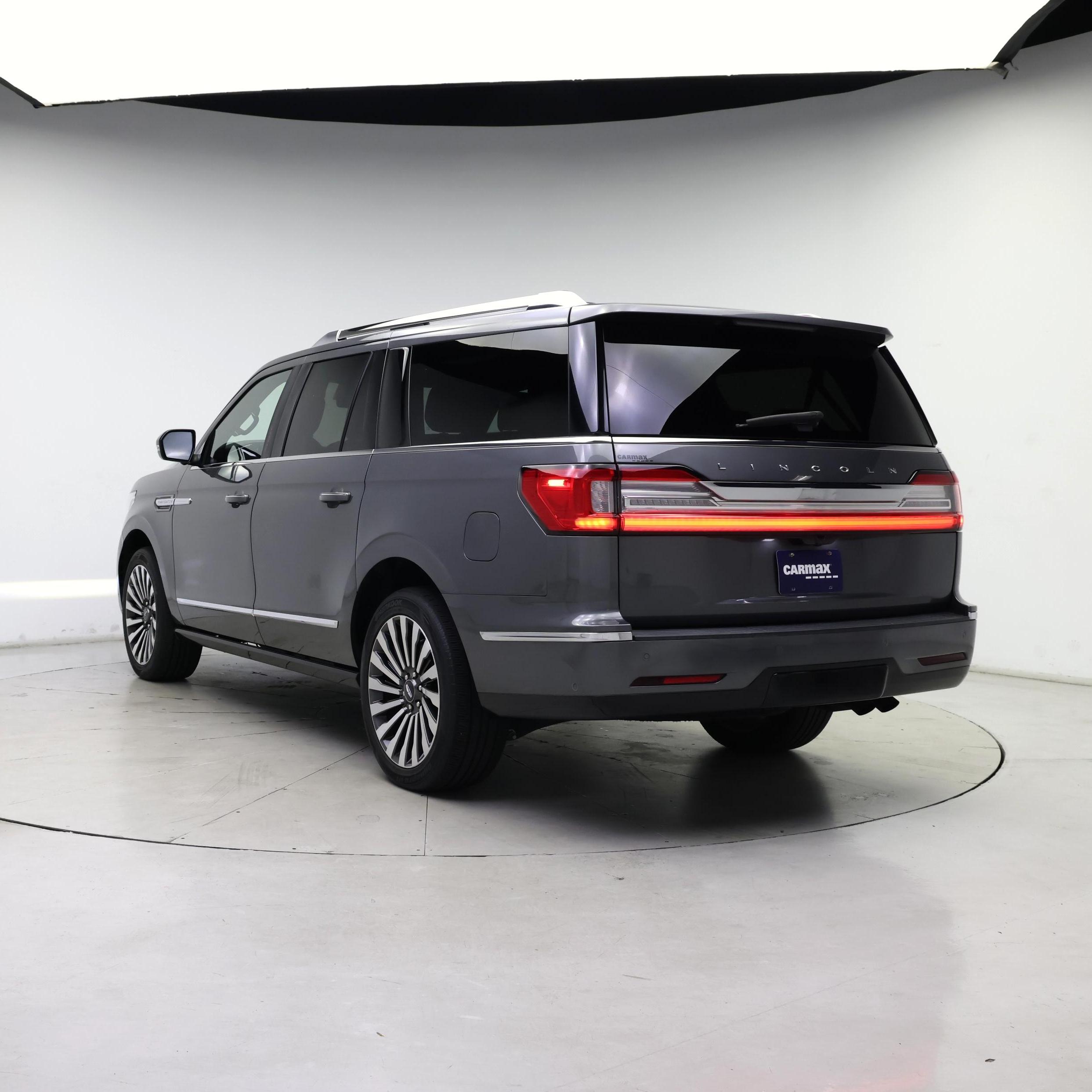 Thumbnail: 2021 Lincoln Navigator L - 2