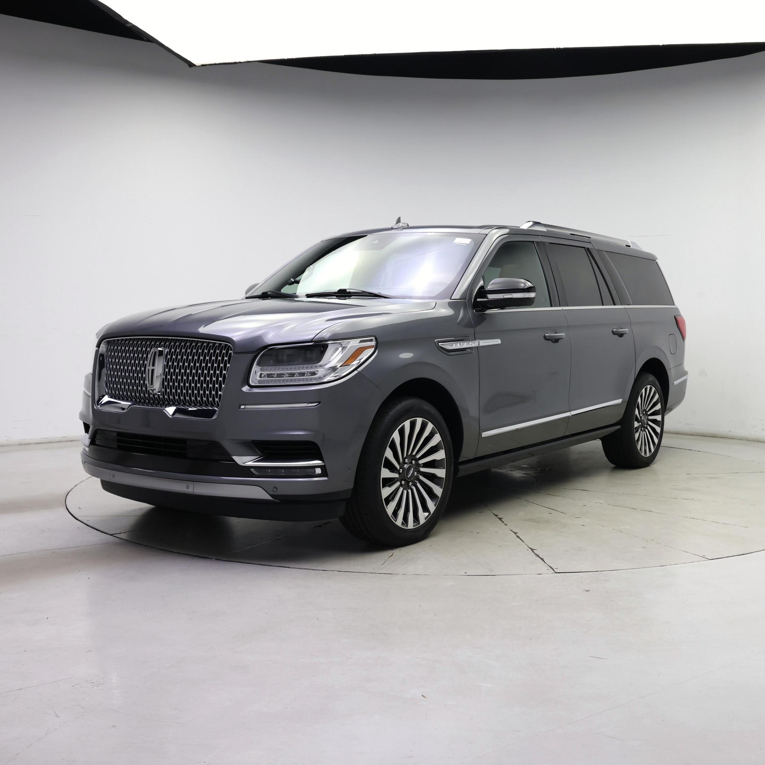 Thumbnail: 2021 Lincoln Navigator L - 4