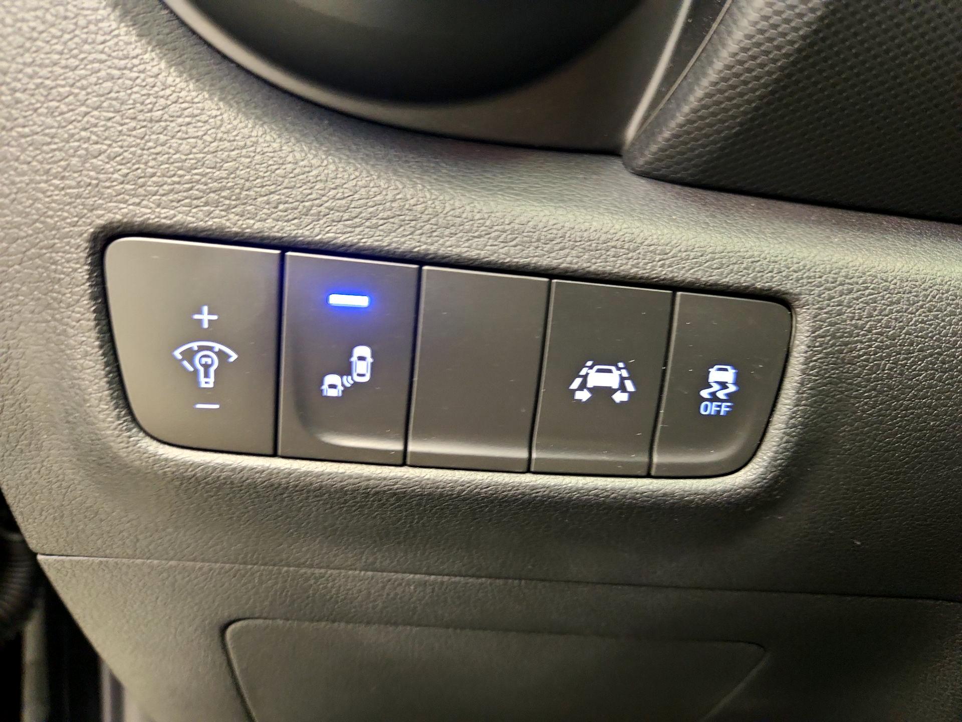 Thumbnail: 2021 Hyundai Kona - 13