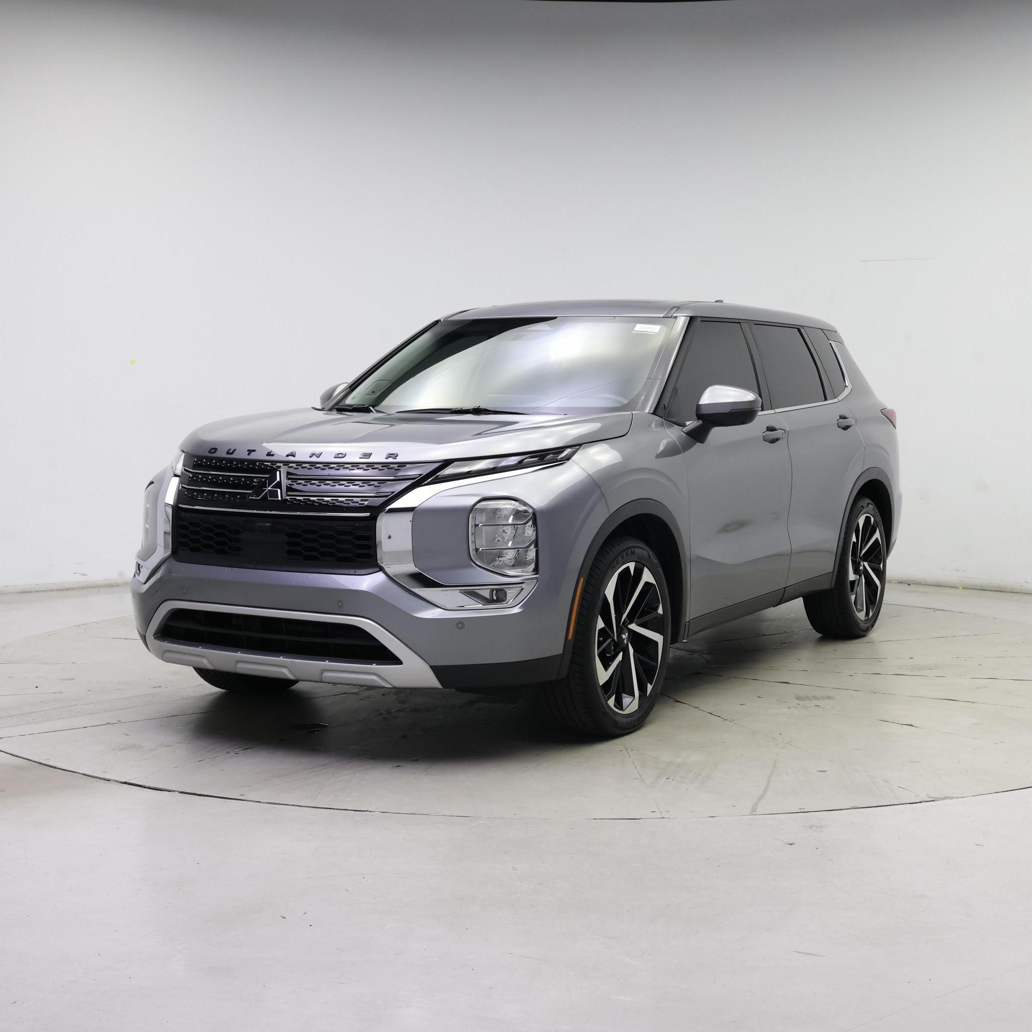 Thumbnail: 2023 Mitsubishi Outlander - 4