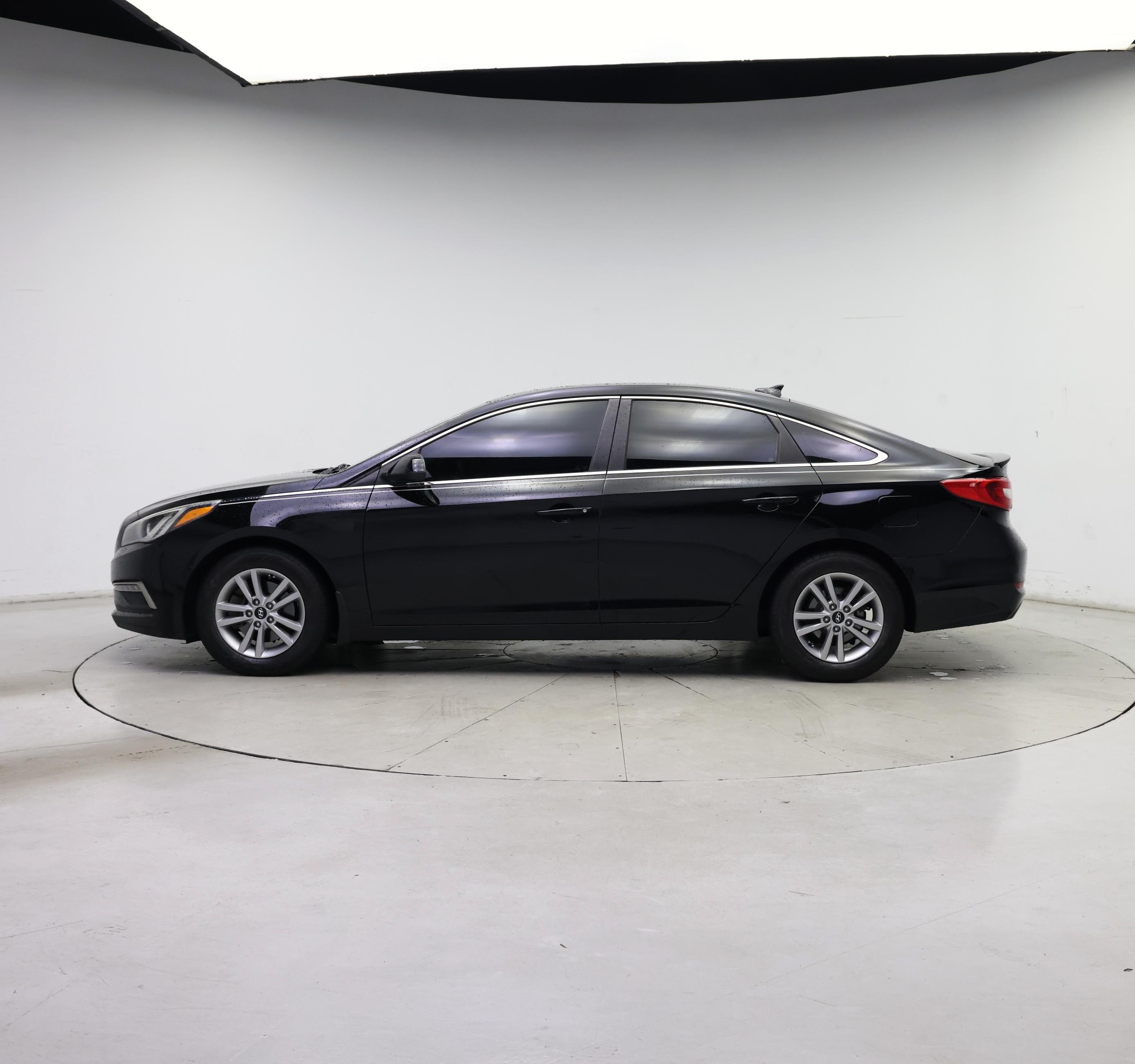 Thumbnail: 2015 Hyundai Sonata - 3
