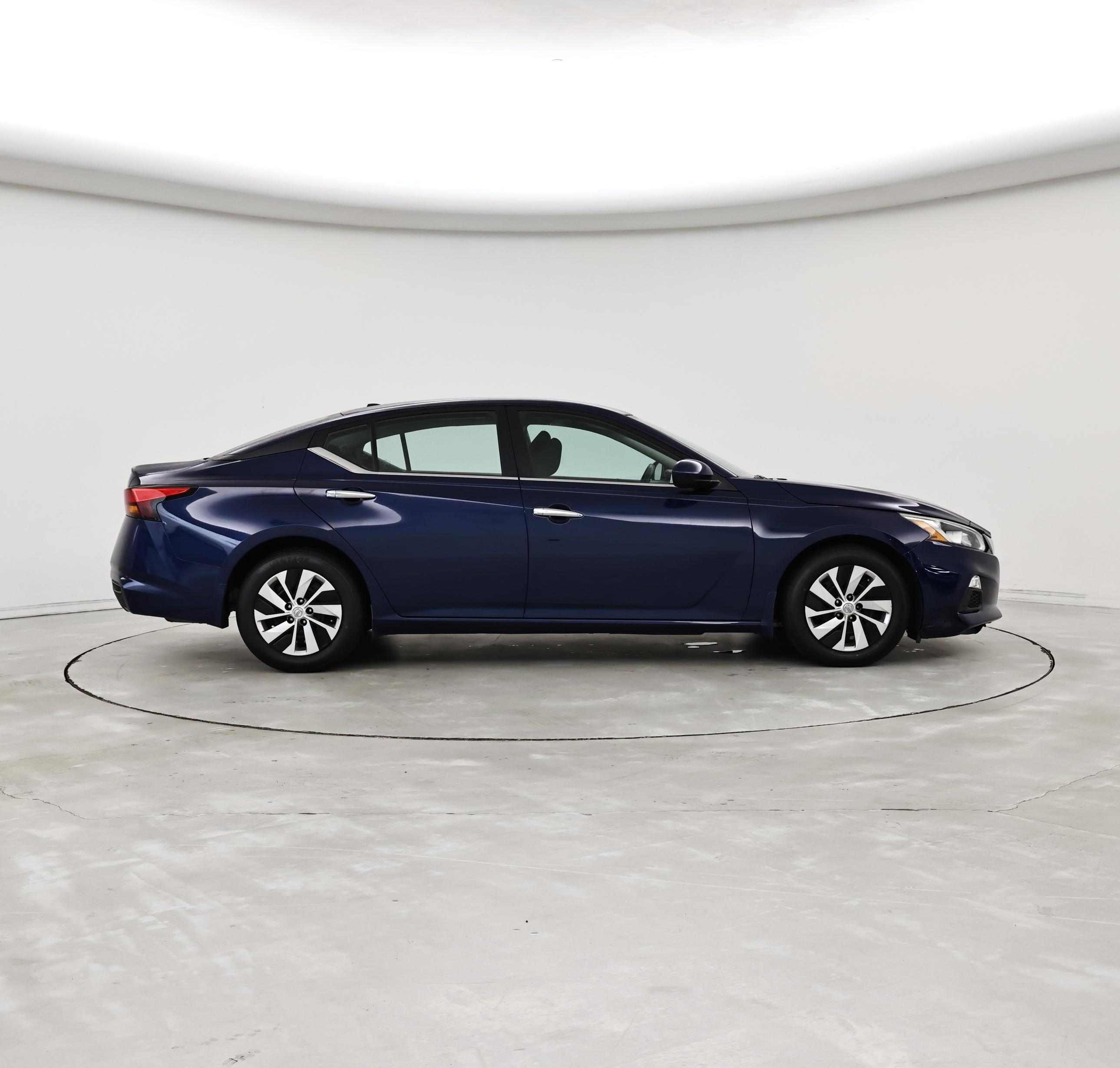 Thumbnail: 2019 Nissan Altima - 7