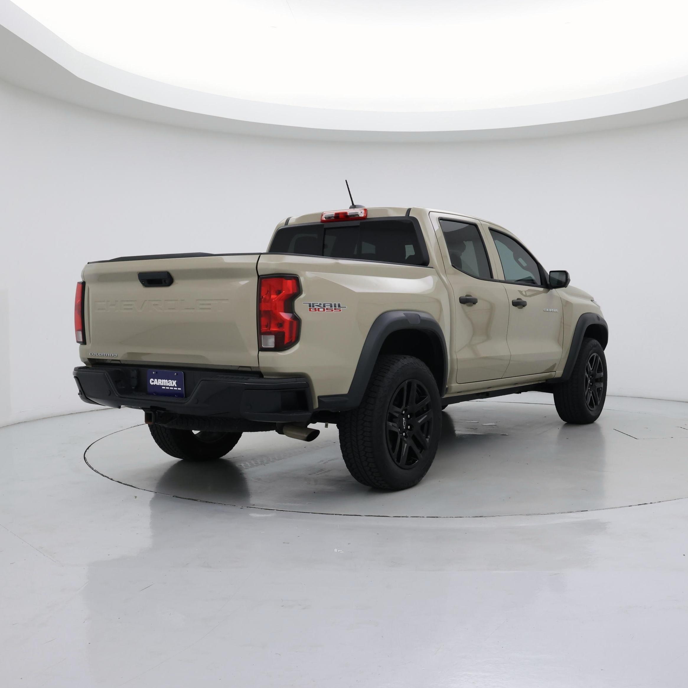 Thumbnail: 2023 Chevrolet Colorado - 8