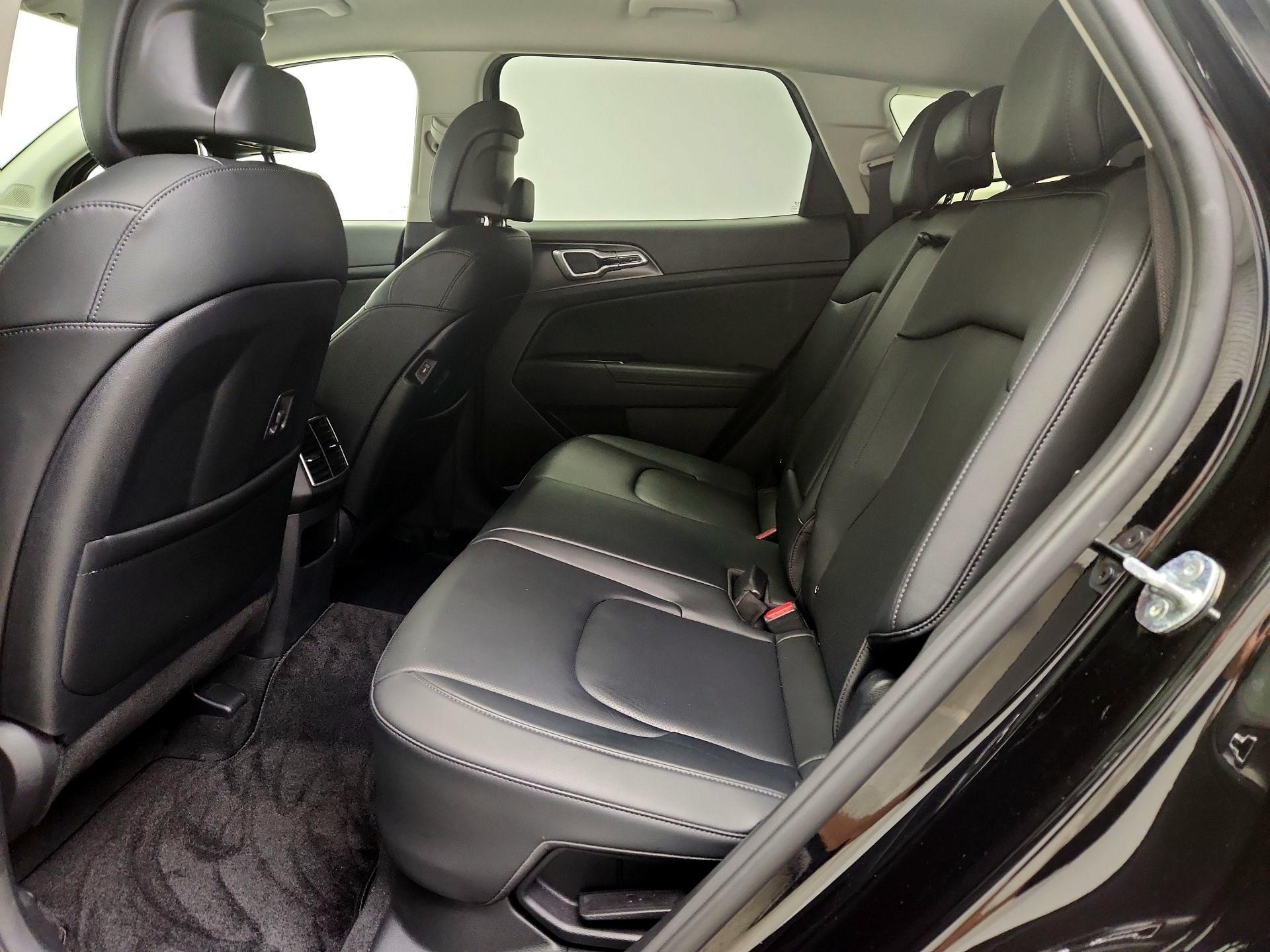 Thumbnail: 2023 Kia Sportage - 20