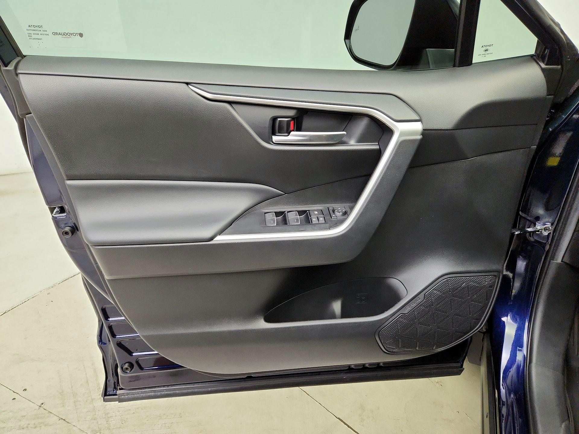 Thumbnail: 2023 Toyota RAV4 - 12
