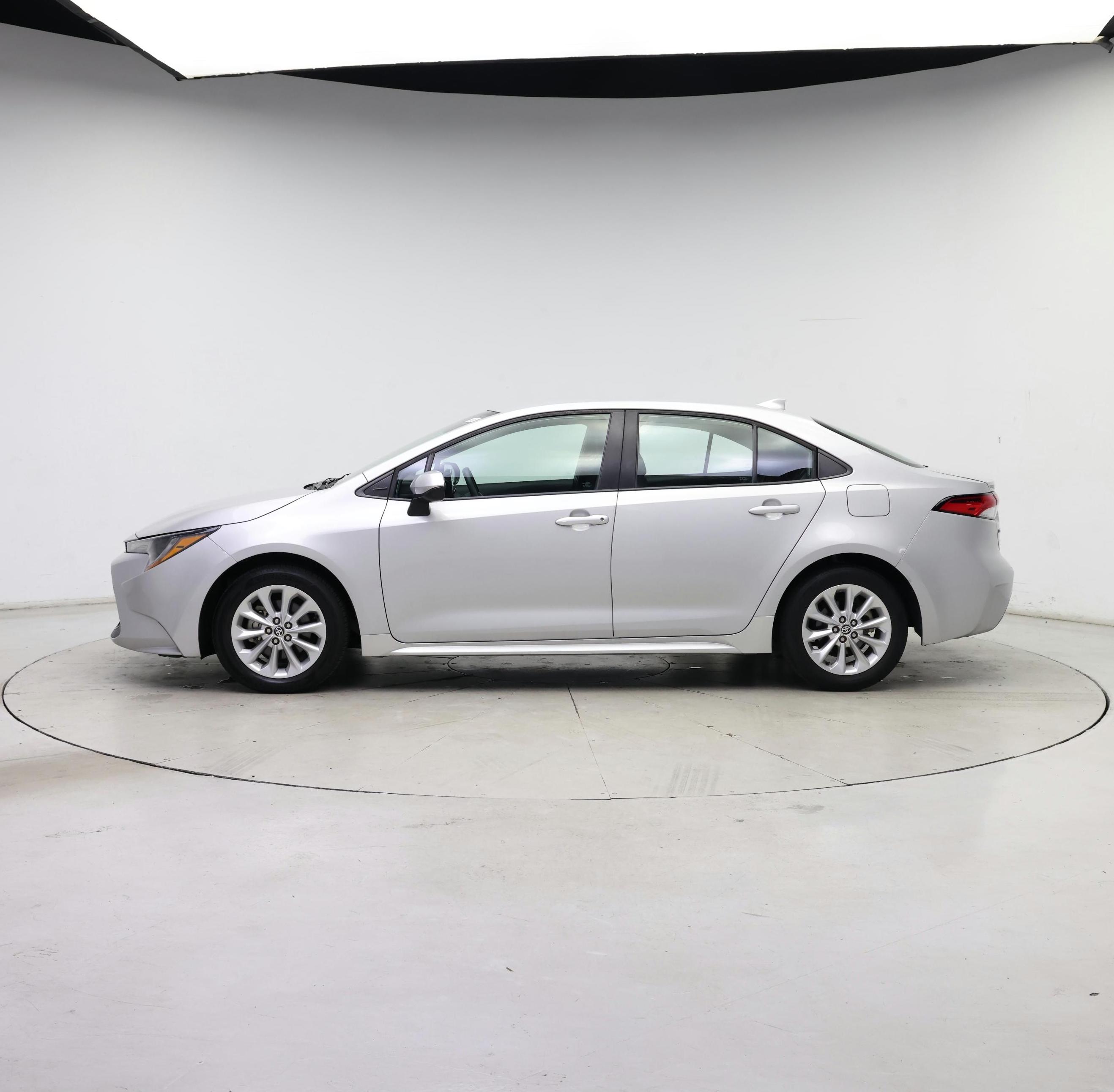Thumbnail: 2022 Toyota Corolla - 3