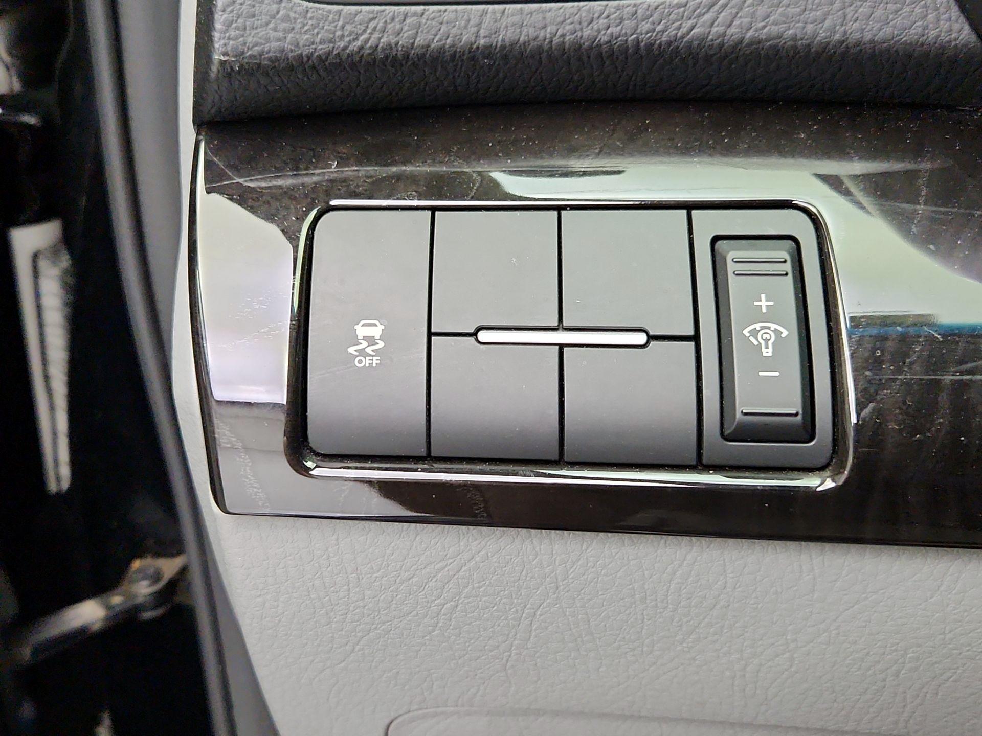 Thumbnail: 2014 Kia Sorento - 13