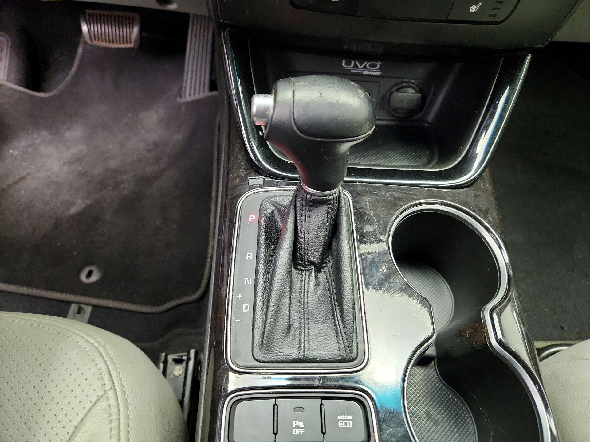 Thumbnail: 2014 Kia Sorento - 17