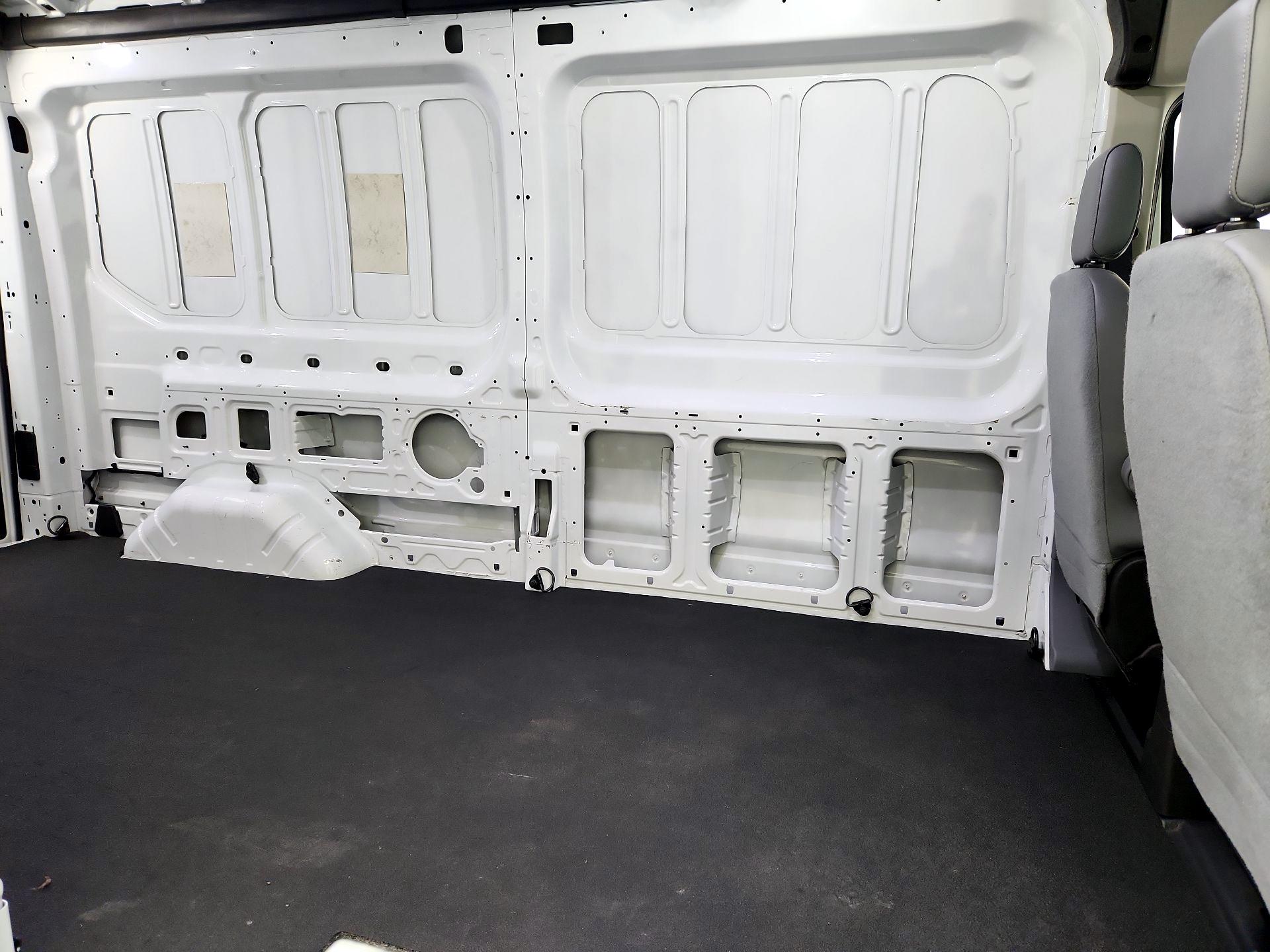 Thumbnail: 2016 Ford Transit Series - 18