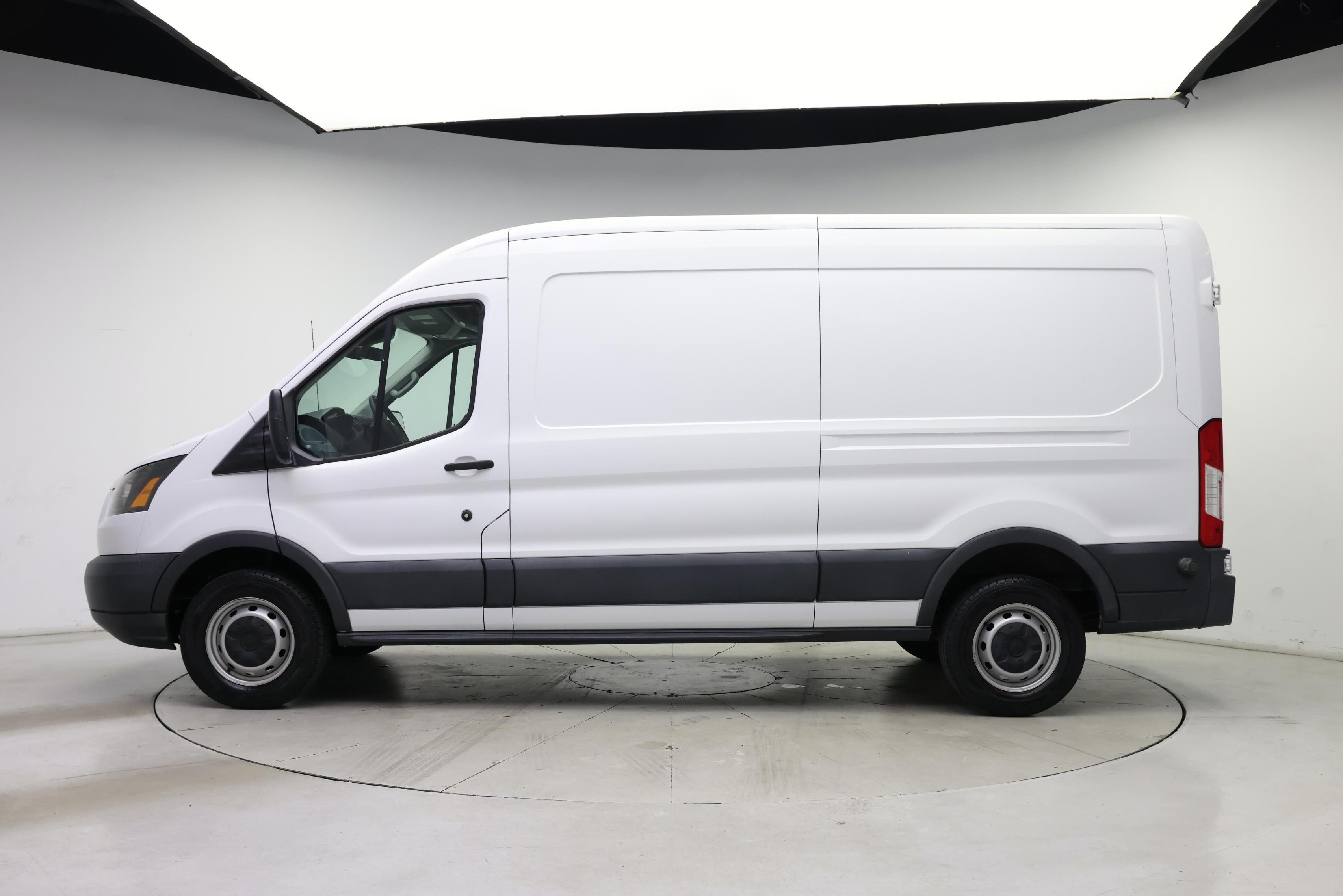 Thumbnail: 2016 Ford Transit Series - 3