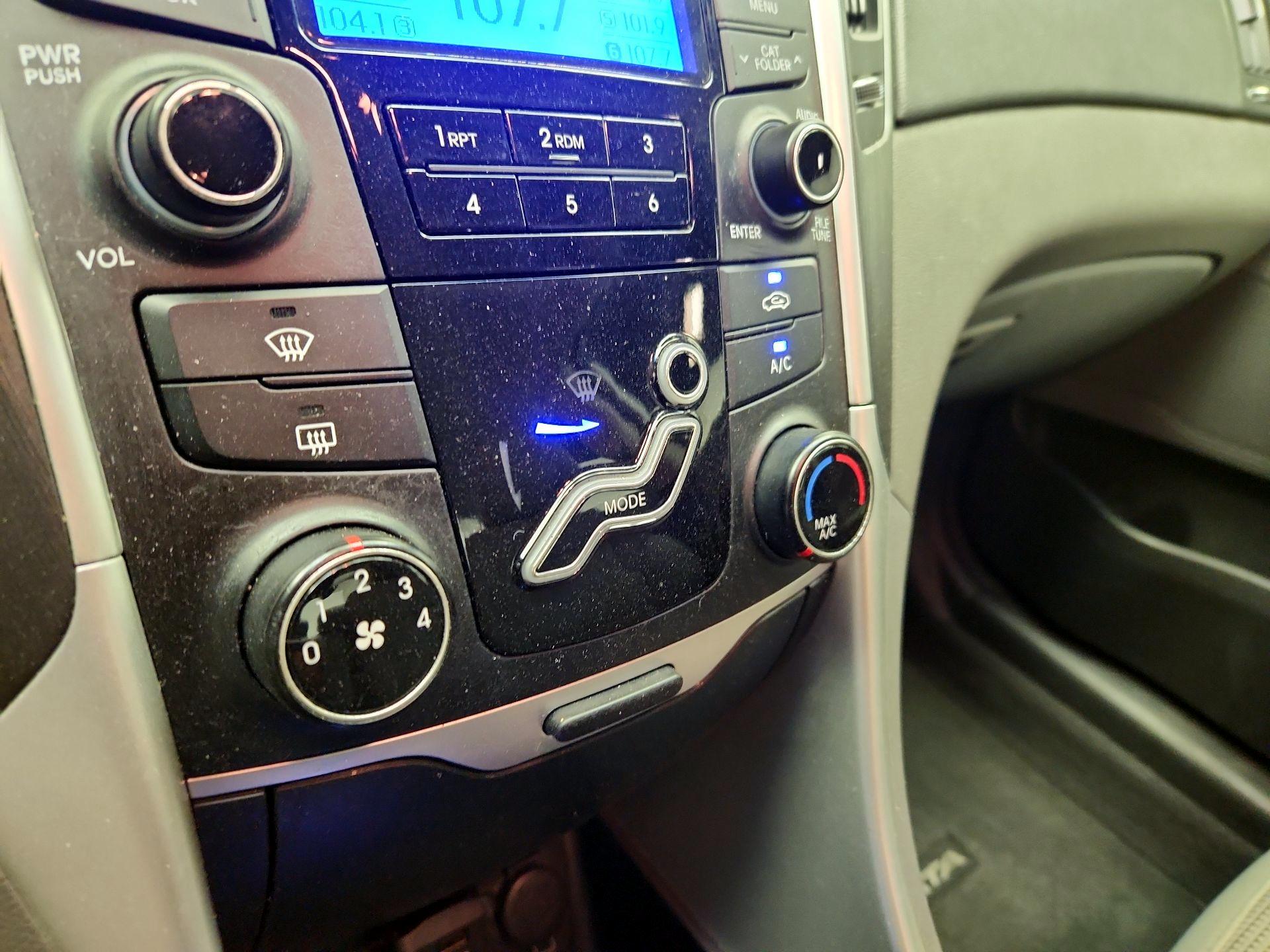 Thumbnail: 2013 Hyundai Sonata - 15