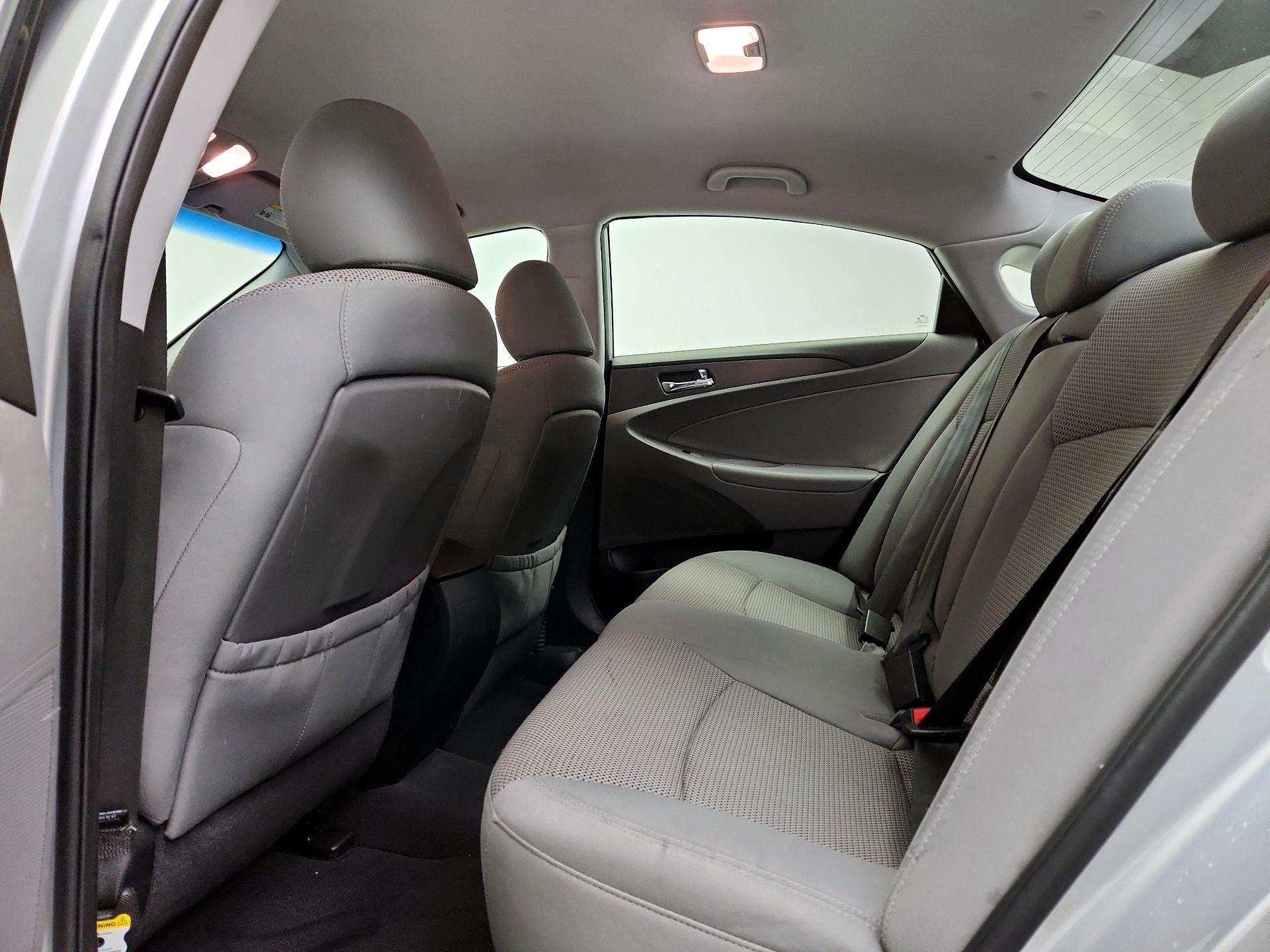Thumbnail: 2013 Hyundai Sonata - 18