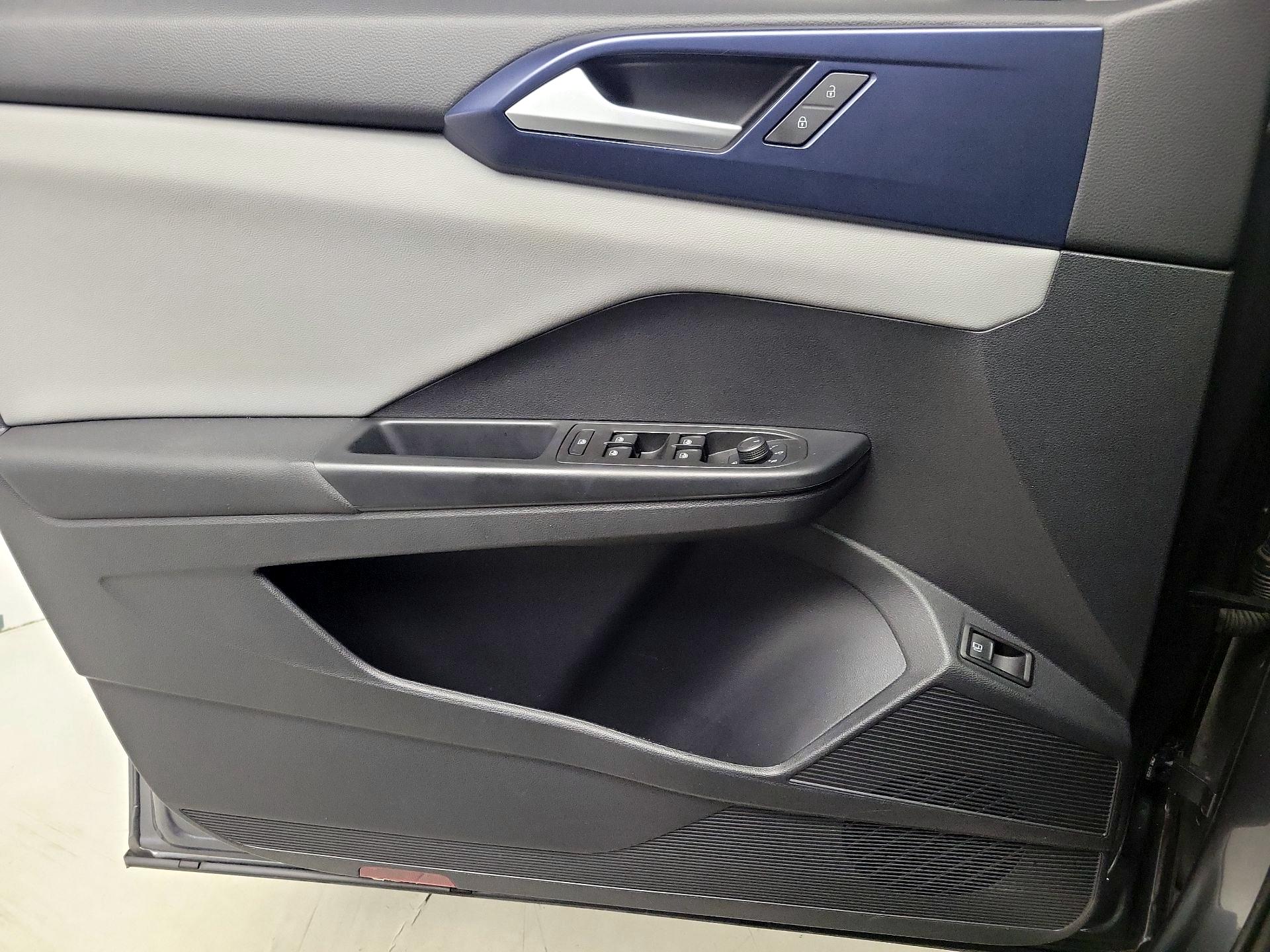 Thumbnail: 2022 Volkswagen Taos - 12