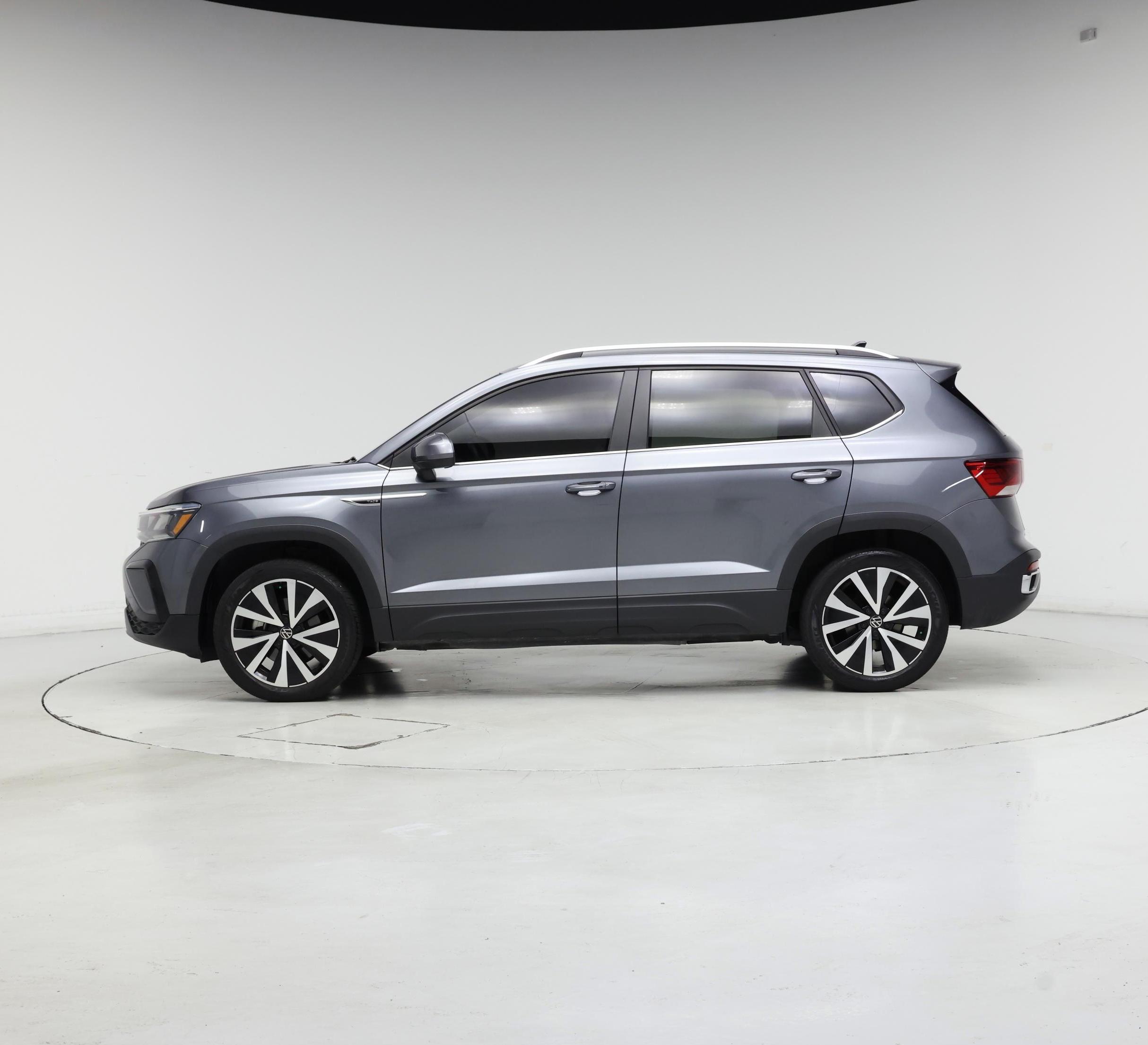 Thumbnail: 2022 Volkswagen Taos - 3