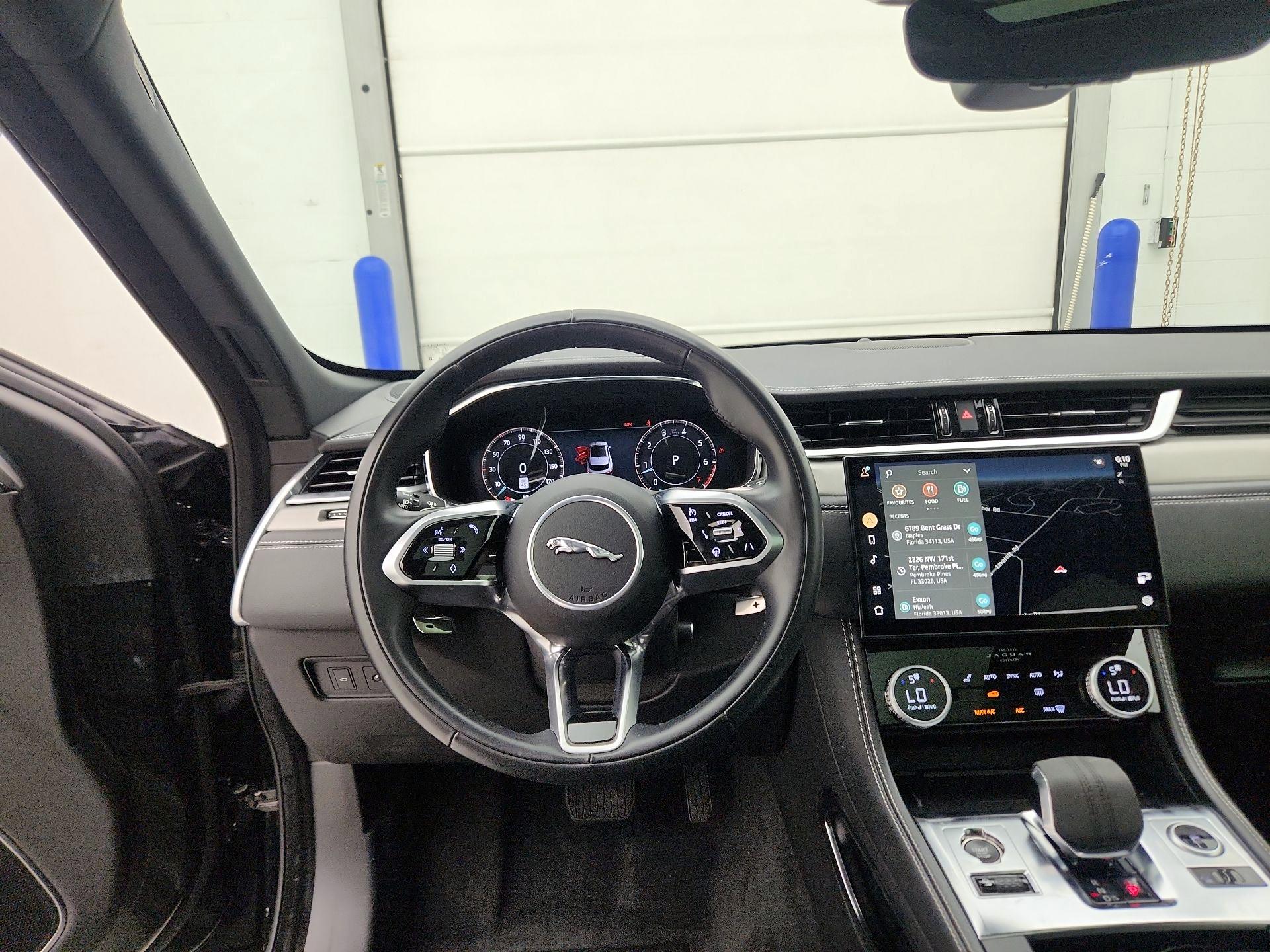 Thumbnail: 2024 Jaguar F-Pace - 10