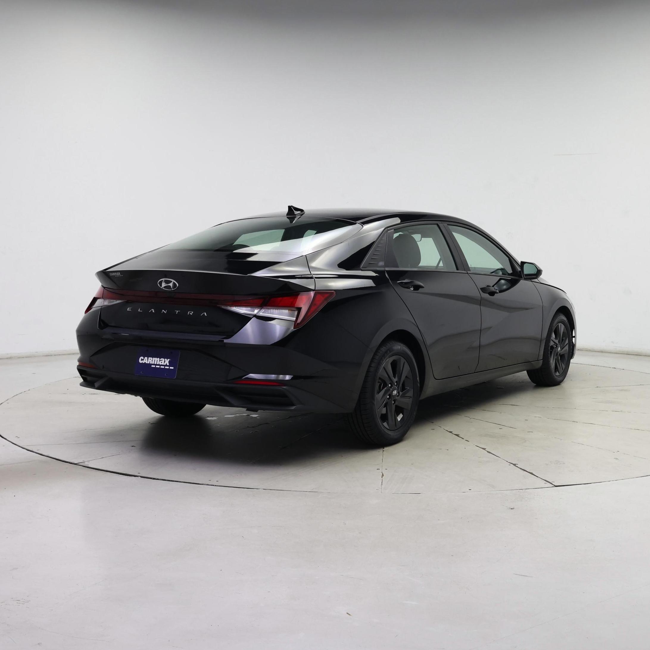Thumbnail: 2022 Hyundai Elantra - 8