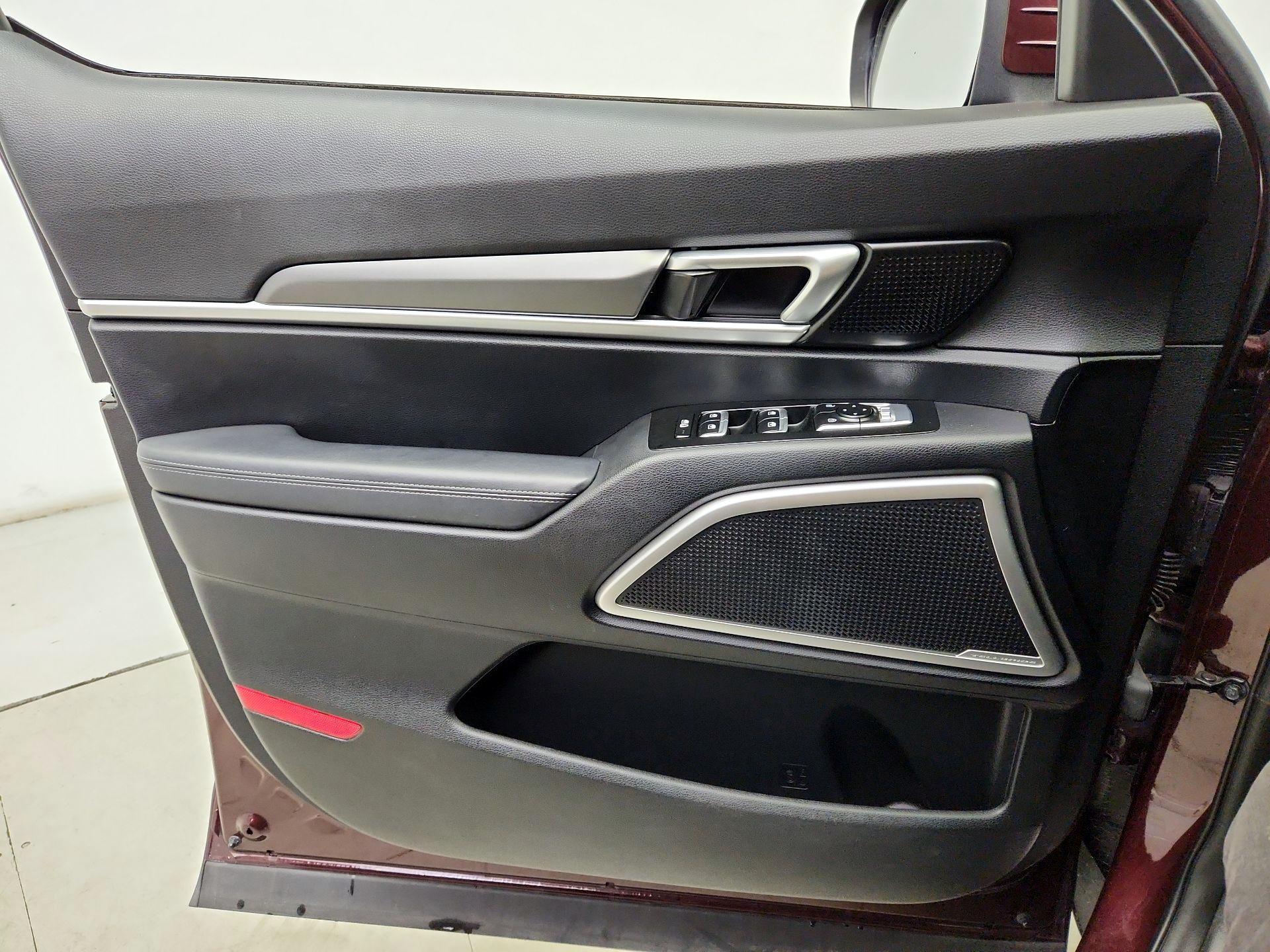 Thumbnail: 2020 Kia Telluride - 12