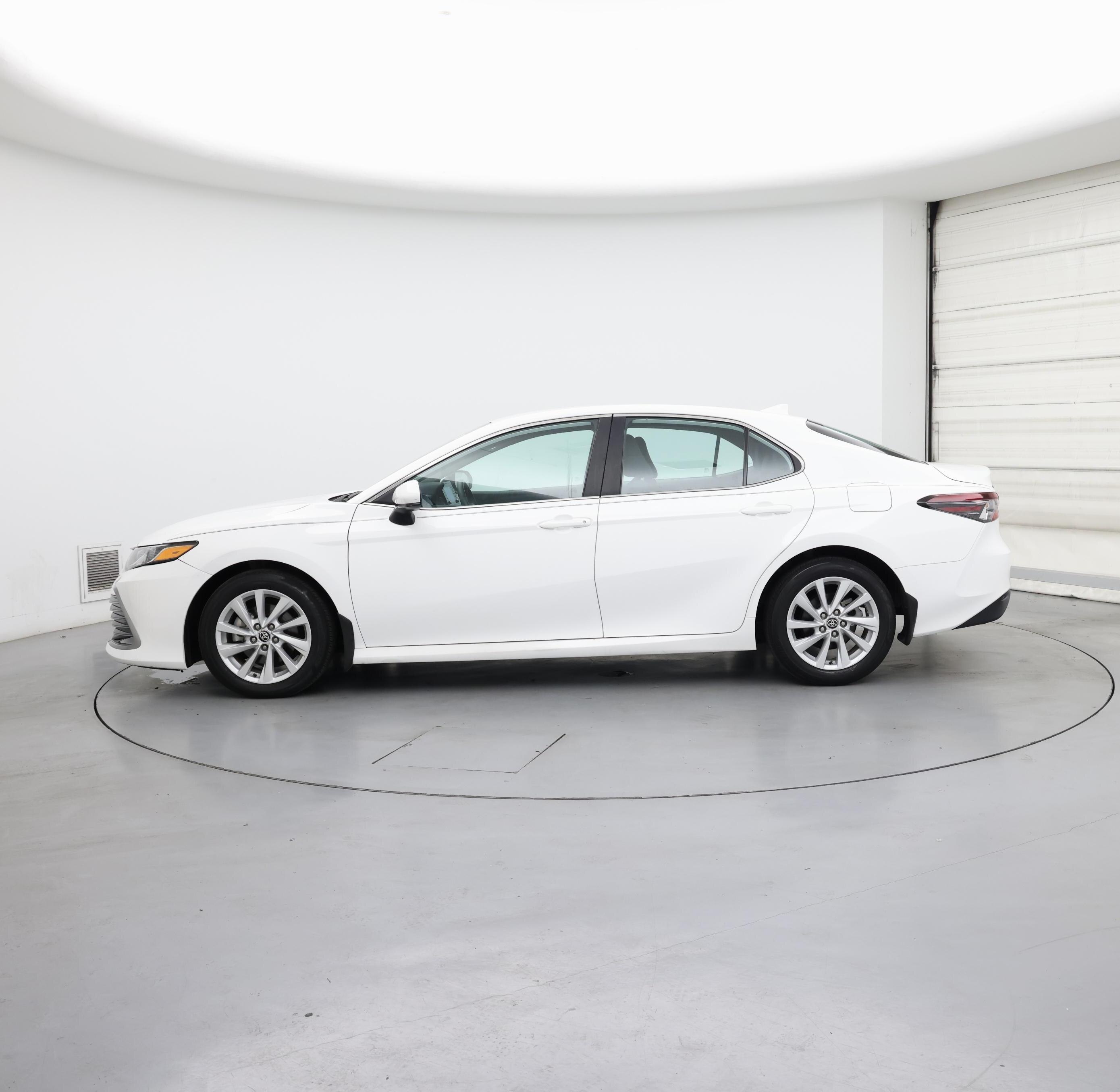 Thumbnail: 2021 Toyota Camry - 3
