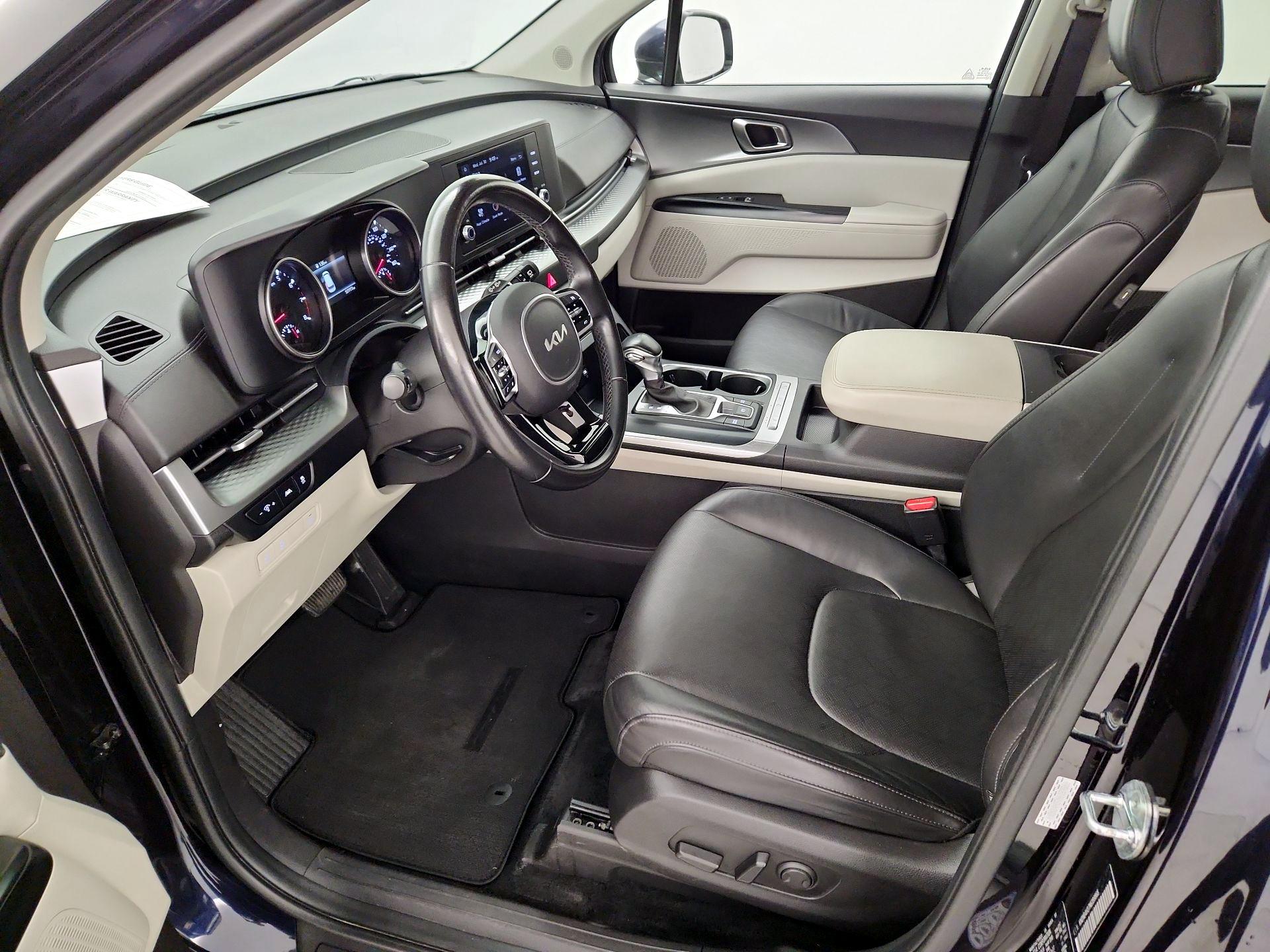 Thumbnail: 2022 Kia Carnival - 11