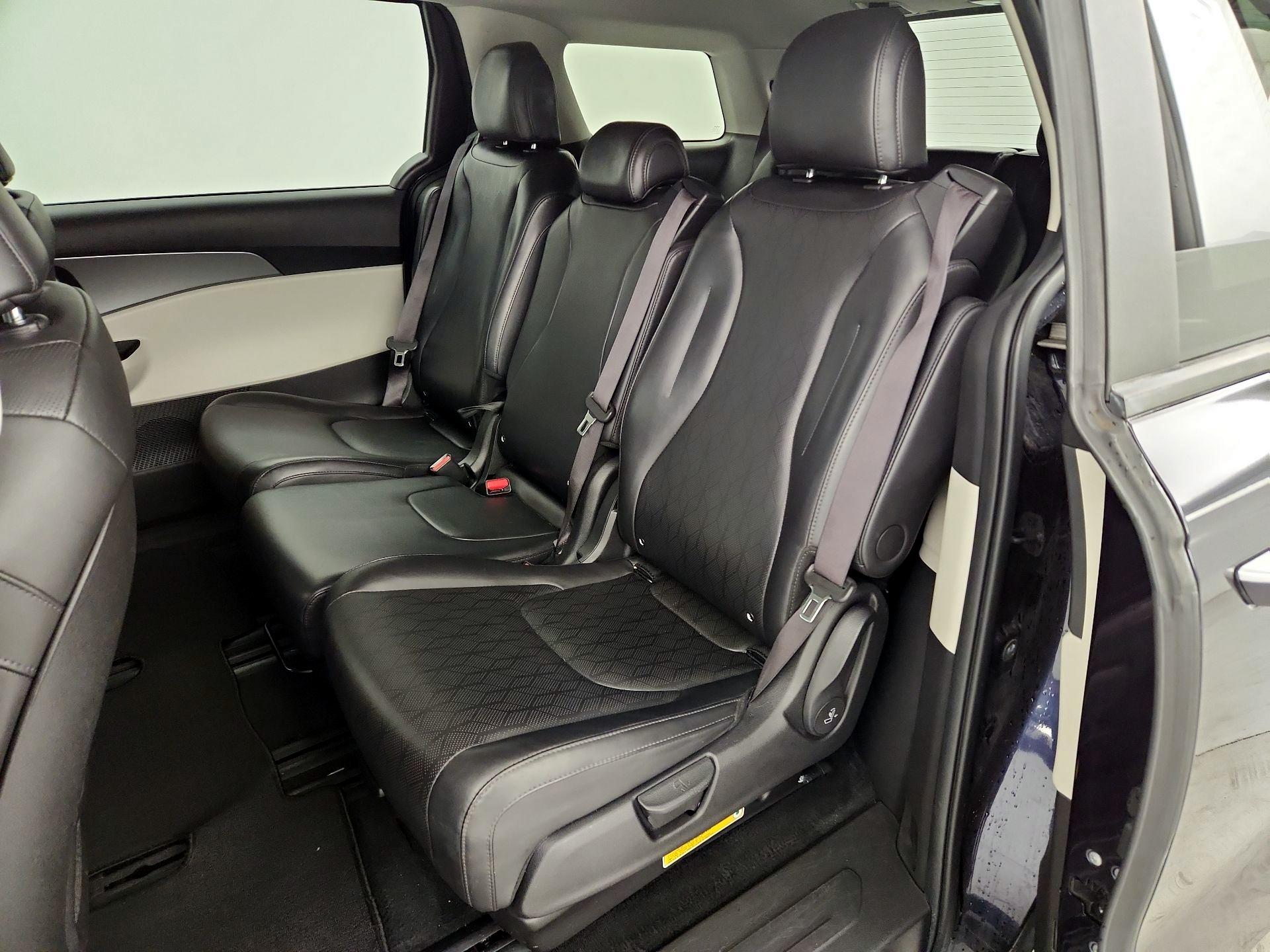 Thumbnail: 2022 Kia Carnival - 19