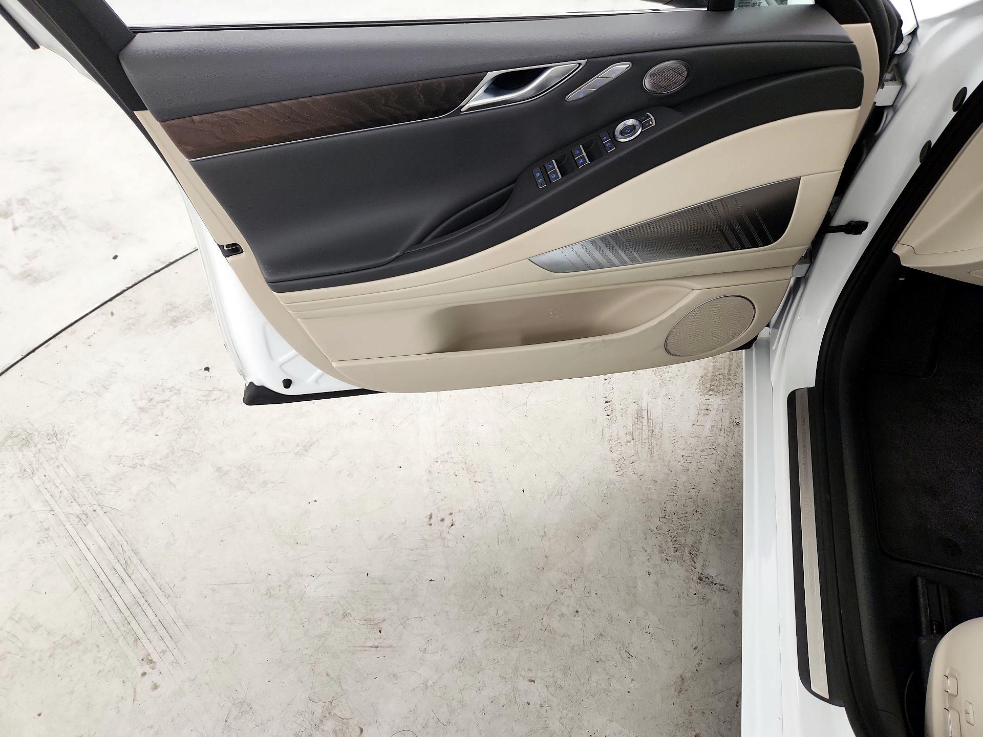 Thumbnail: 2022 Genesis G80 - 12