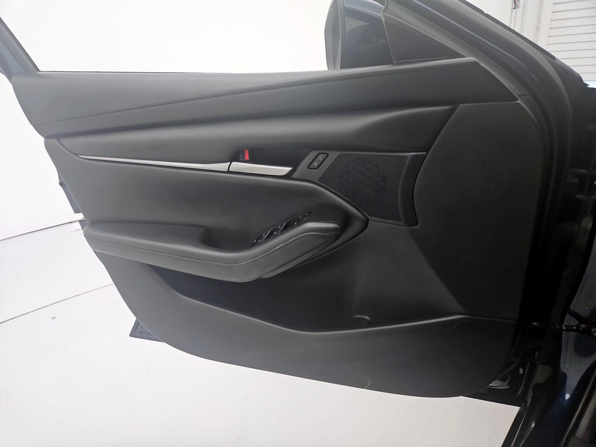 Thumbnail: 2021 Mazda Mazda3 - 12