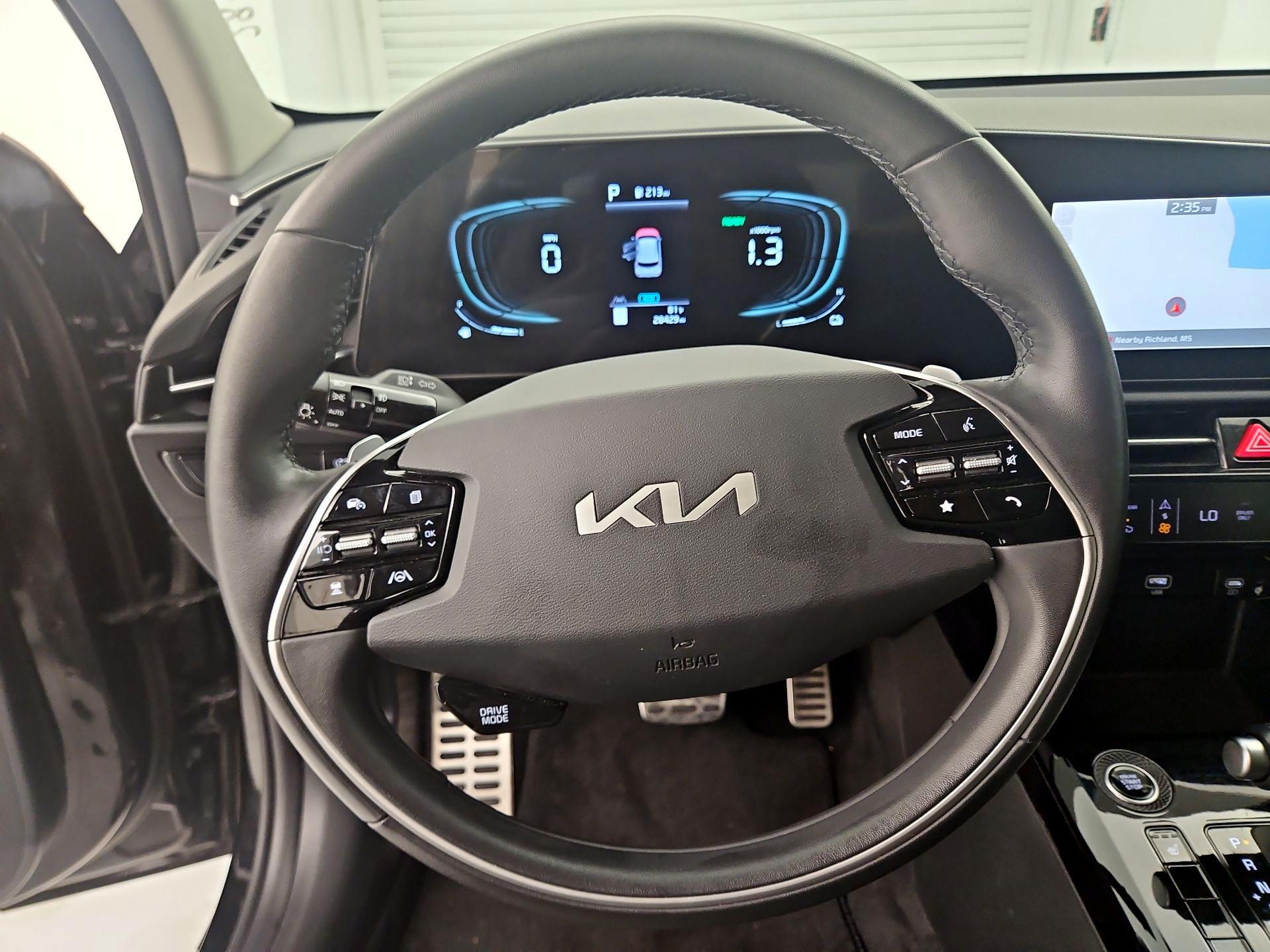 Thumbnail: 2023 Kia Niro - 10