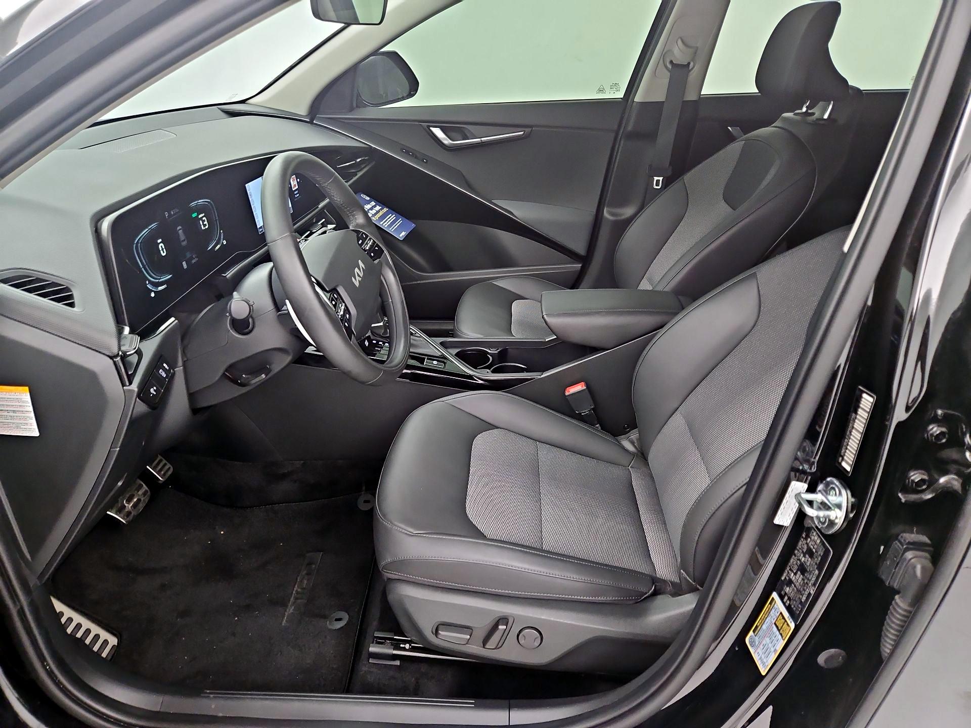 Thumbnail: 2023 Kia Niro - 11