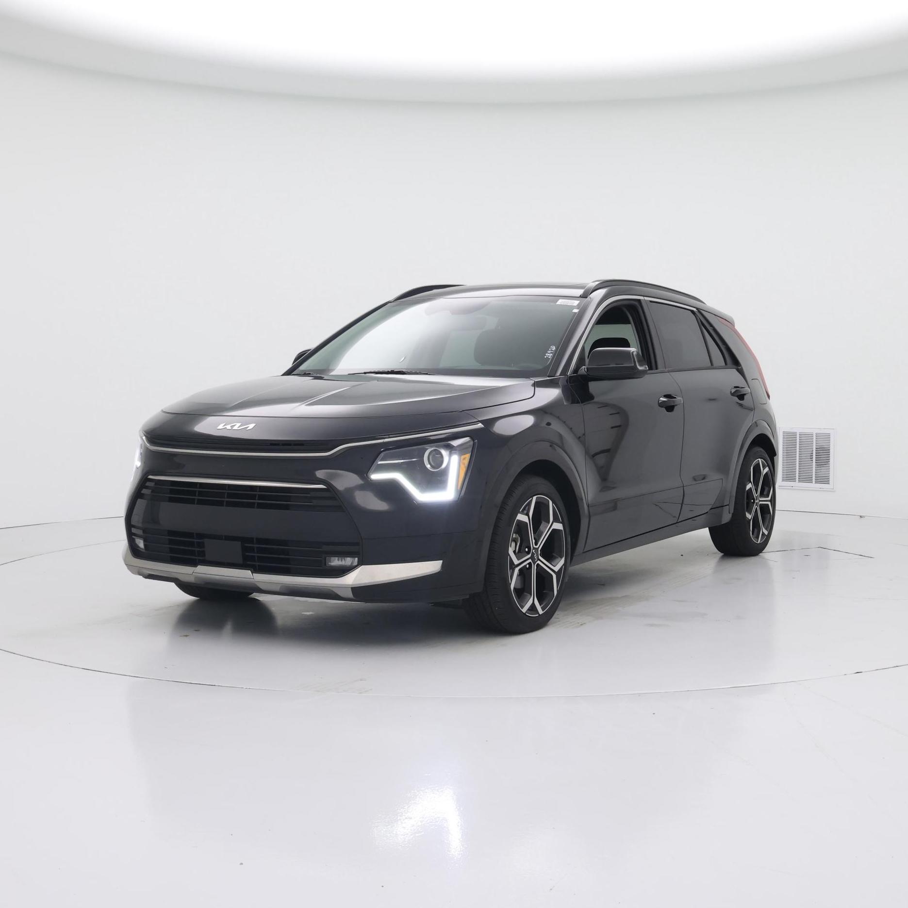 Thumbnail: 2023 Kia Niro - 4
