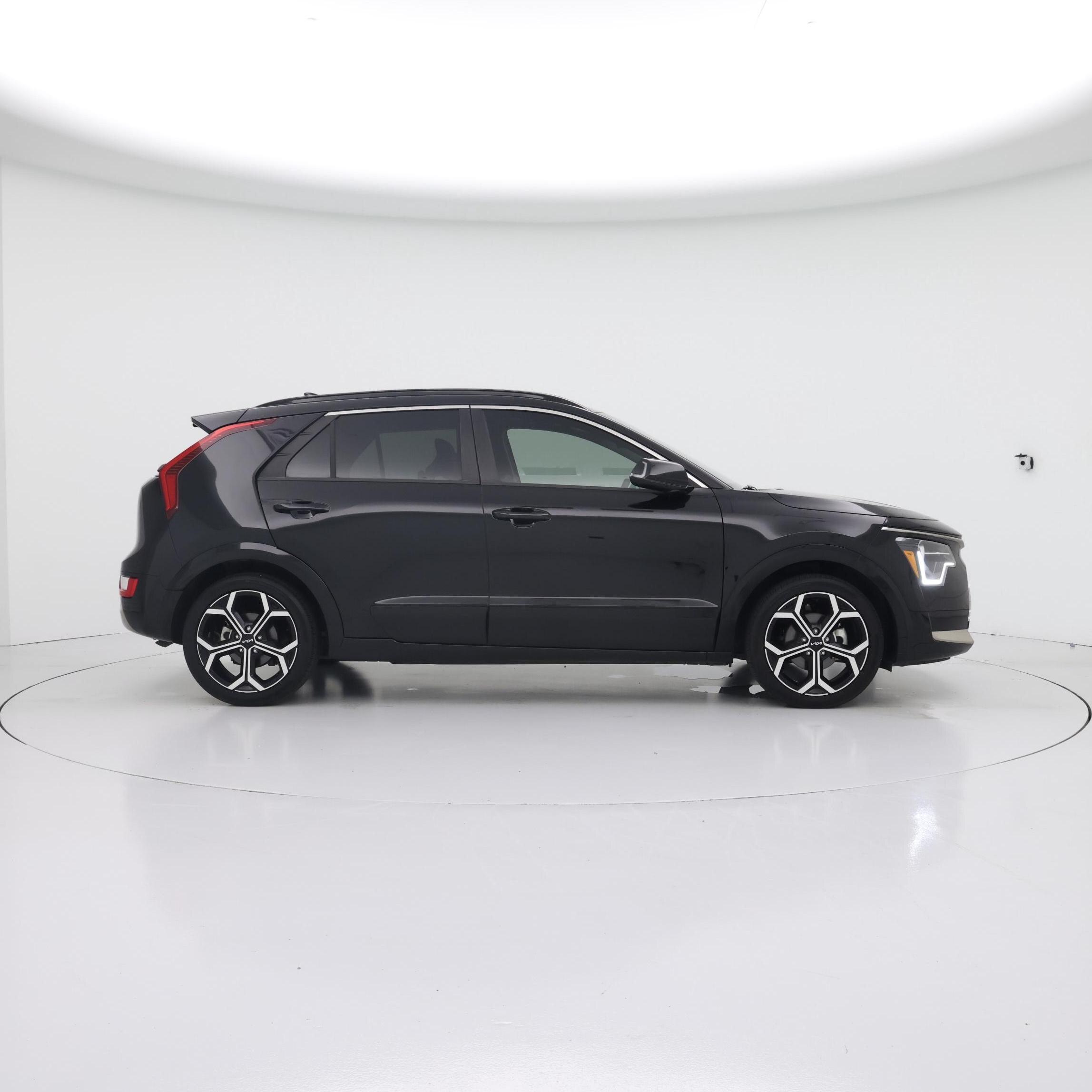 Thumbnail: 2023 Kia Niro - 7