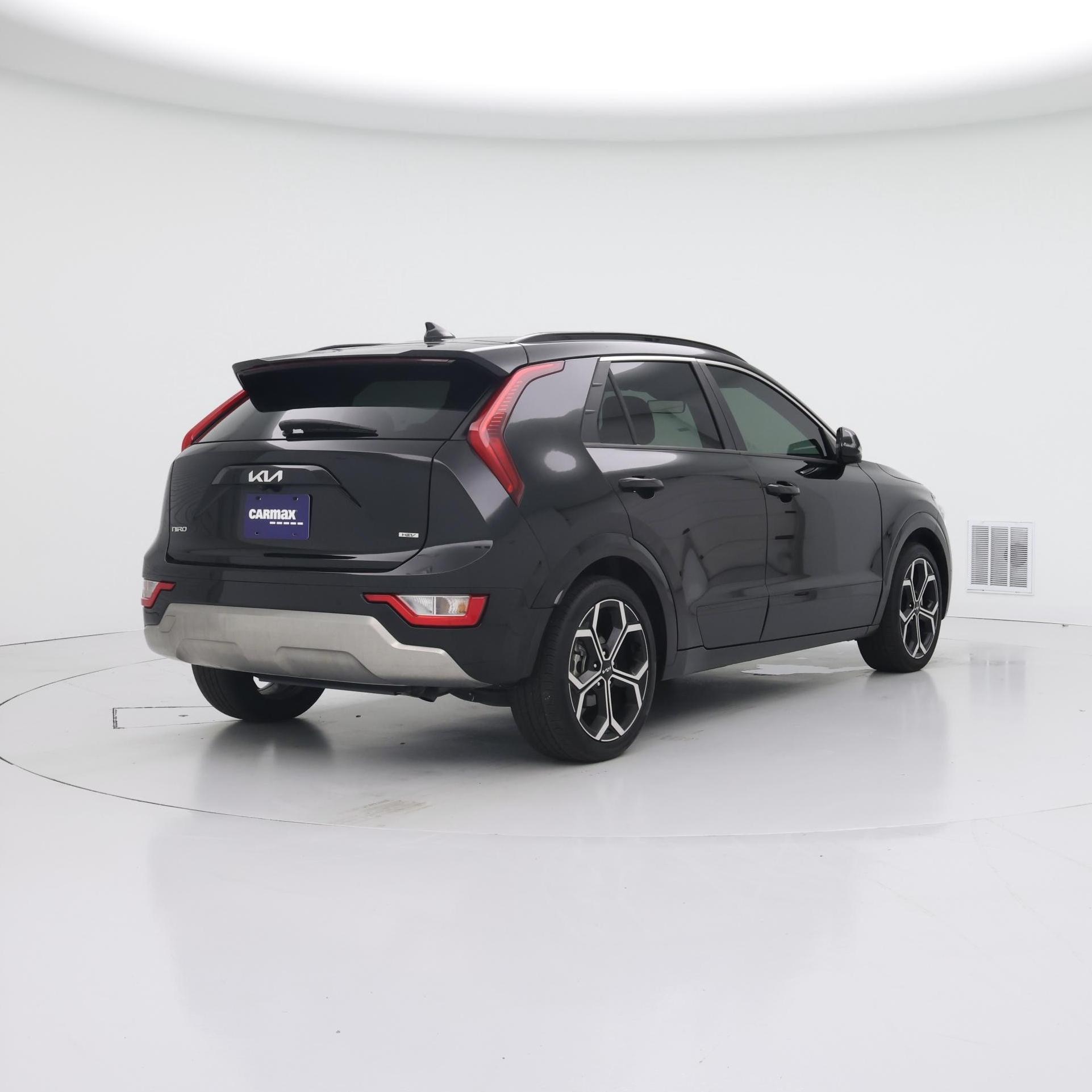 Thumbnail: 2023 Kia Niro - 8