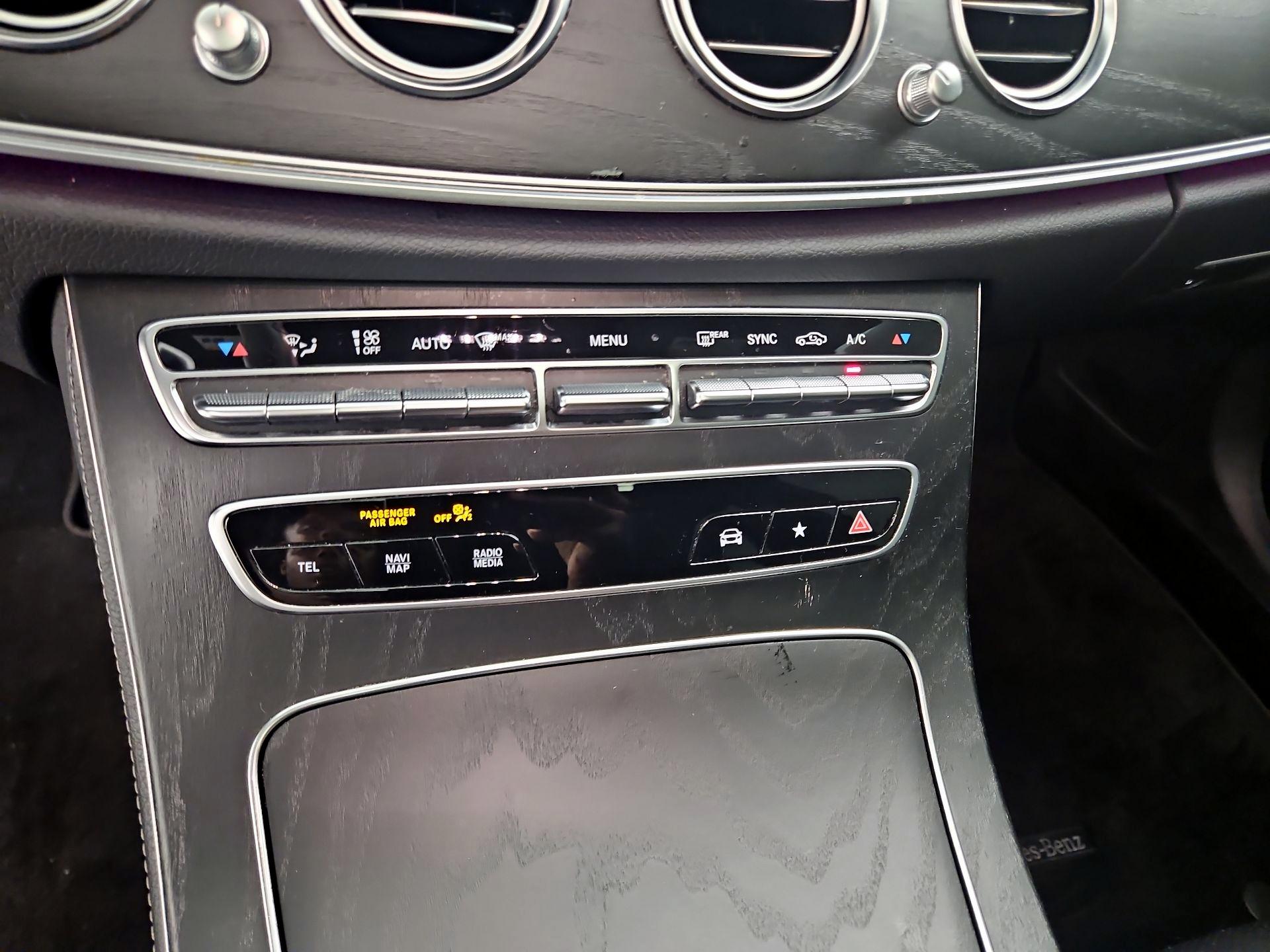 Thumbnail: 2022 Mercedes-Benz E-Class - 17