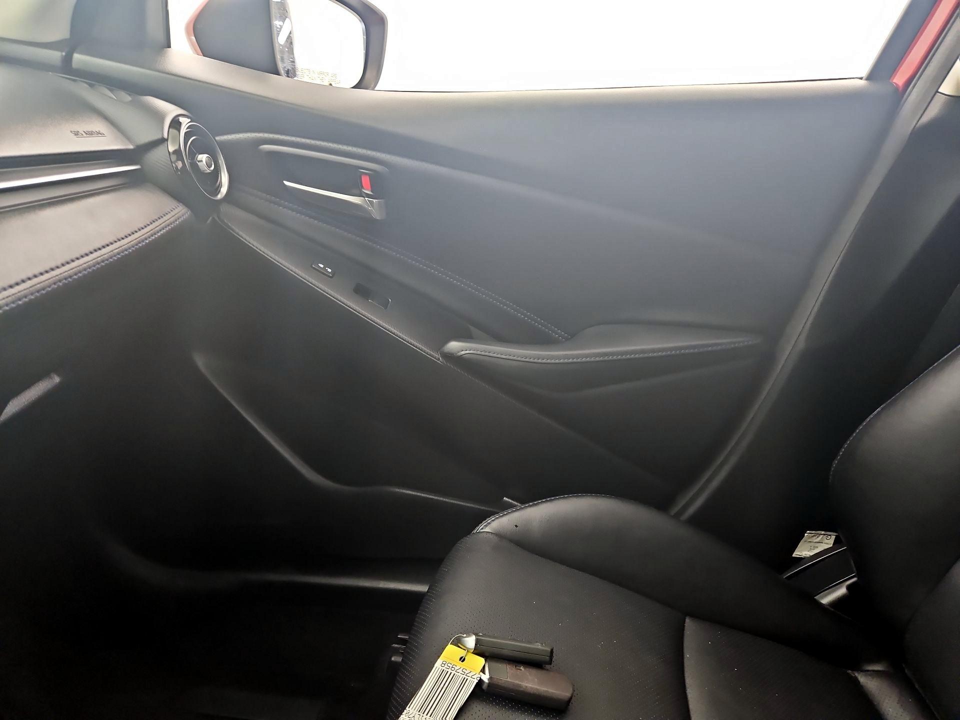 Thumbnail: 2020 Toyota Yaris - 11