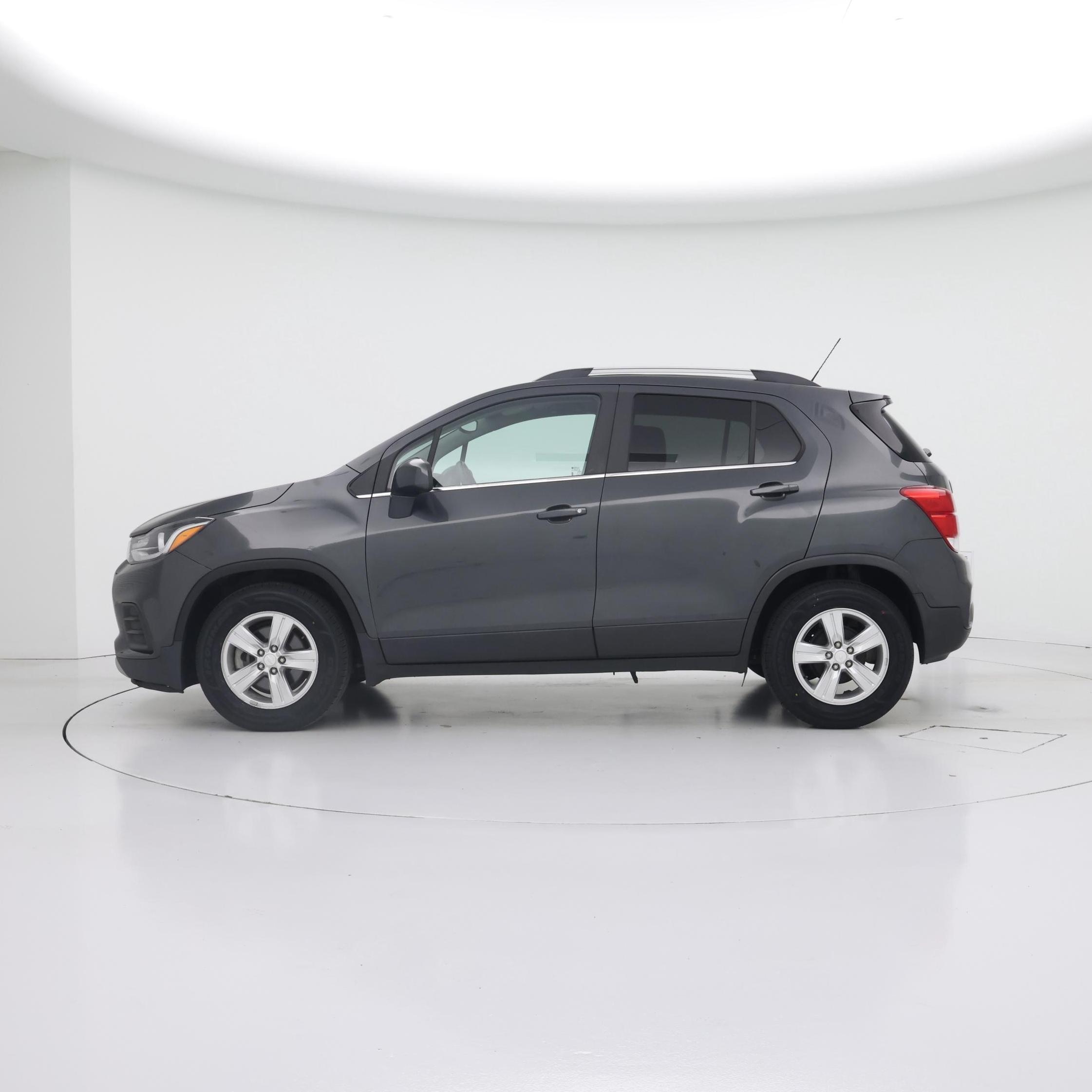 Thumbnail: 2020 Chevrolet Trax - 3